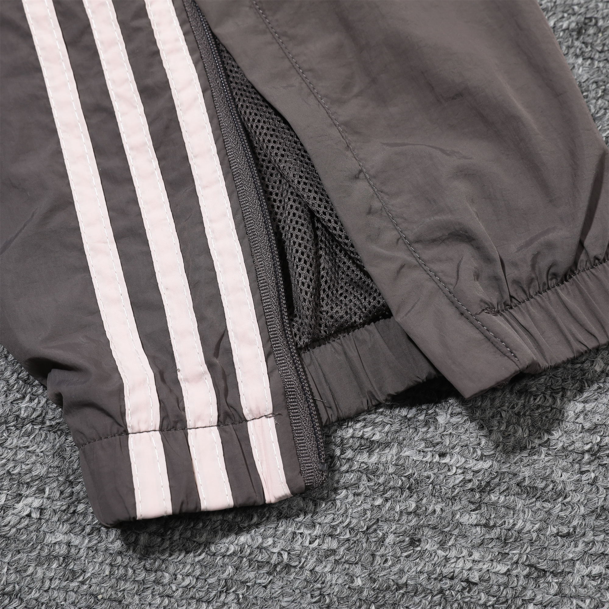 SIUjerseys-Real Madrid 24-25 Throwback Windbreaker Suit - Grey Jackets & Pants