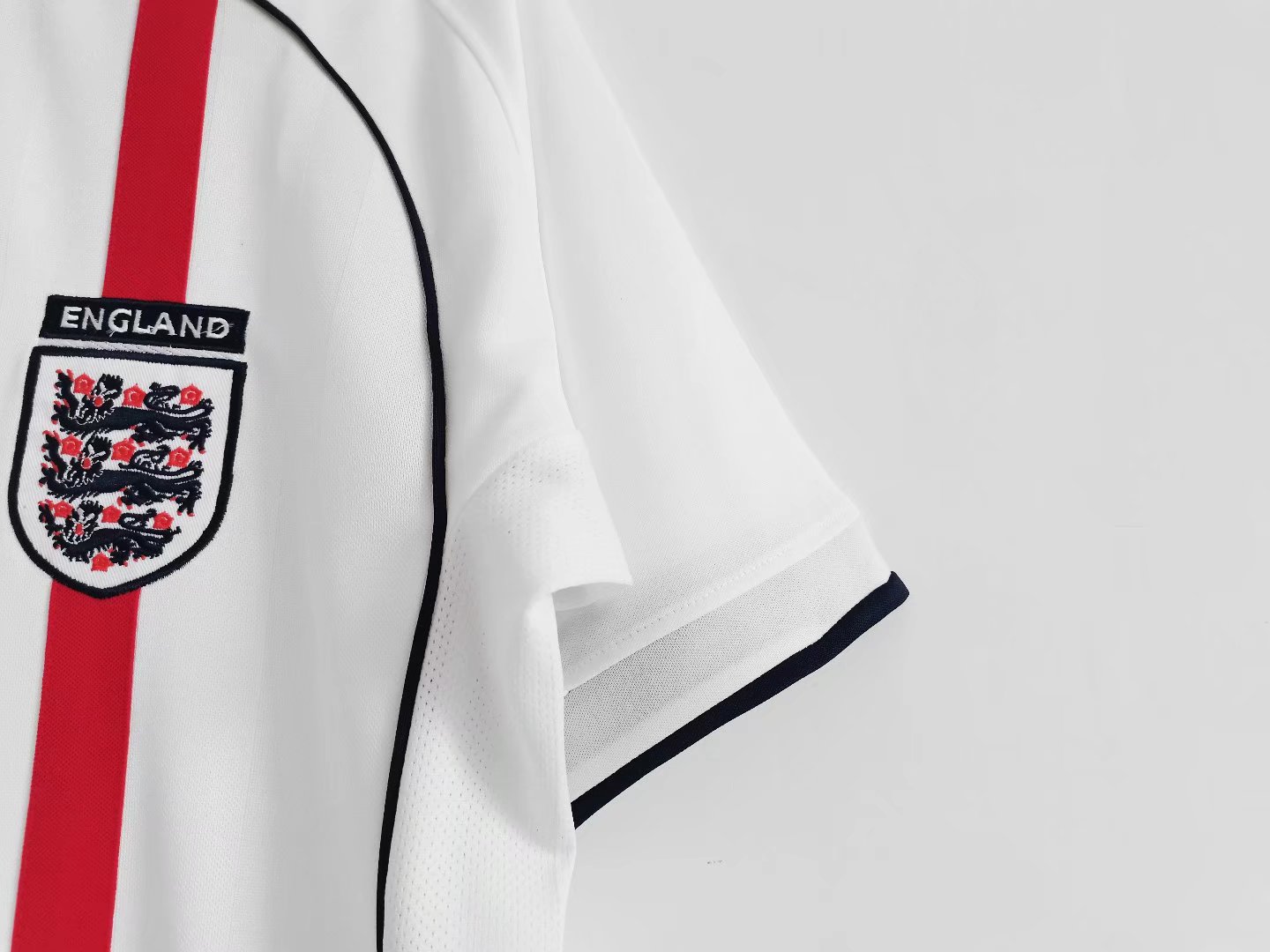 SIUjerseys-Retro England 2002 Home Stadium Jersey