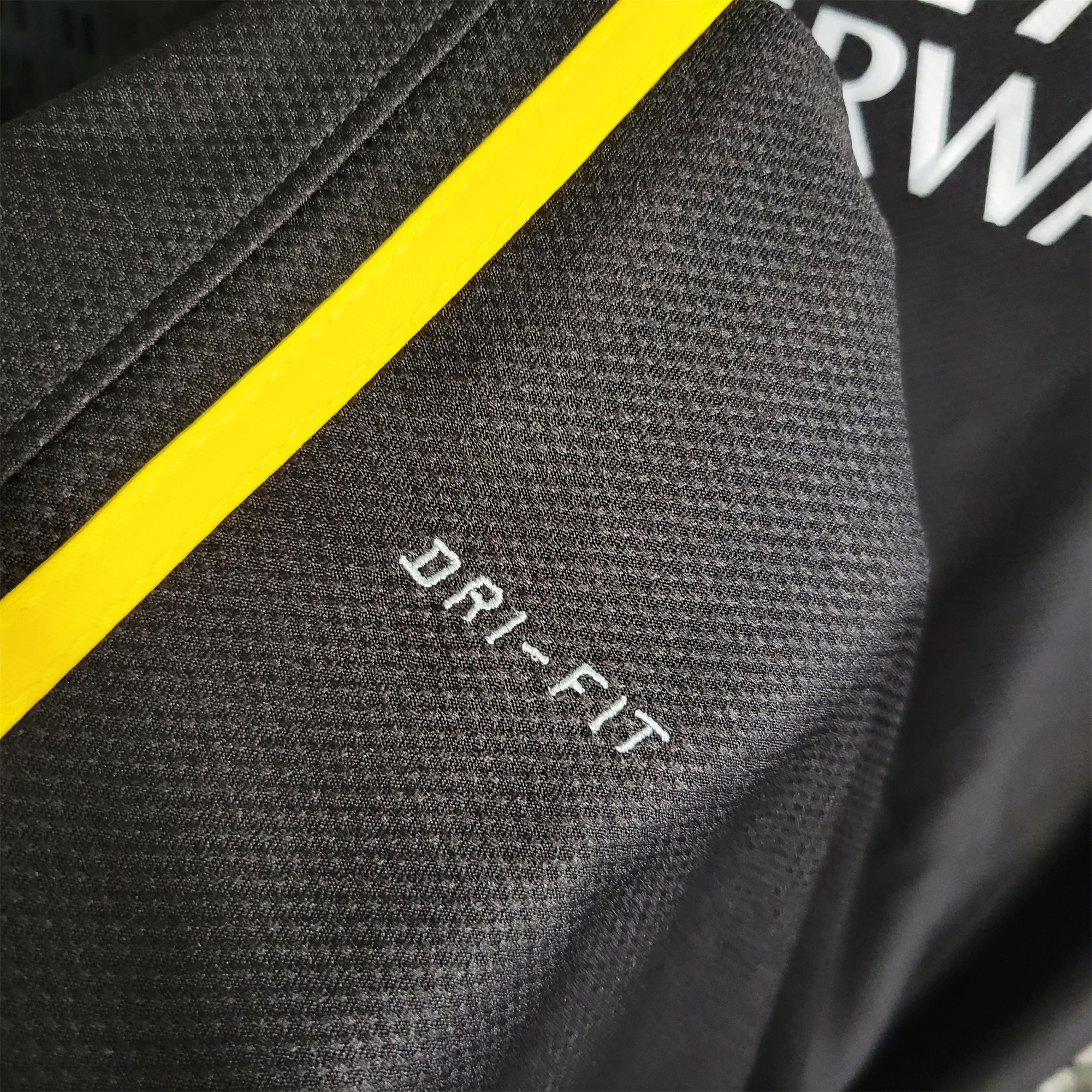 SIUjerseys-Retro Barcelona 13-14 Third Jersey