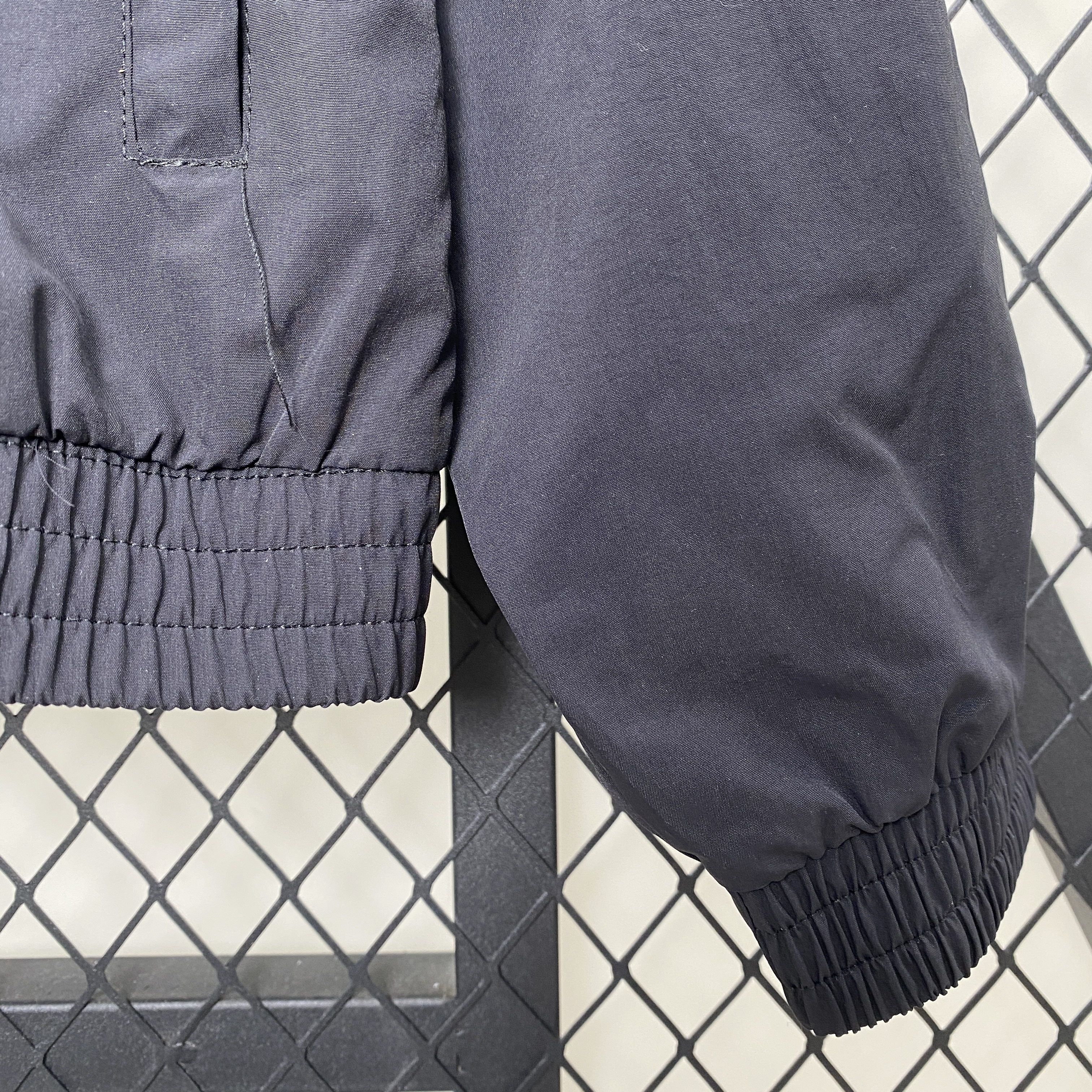 SIUjerseys-Manchester United 24-25 Throwback Windbreaker Jacket - Deep Blue