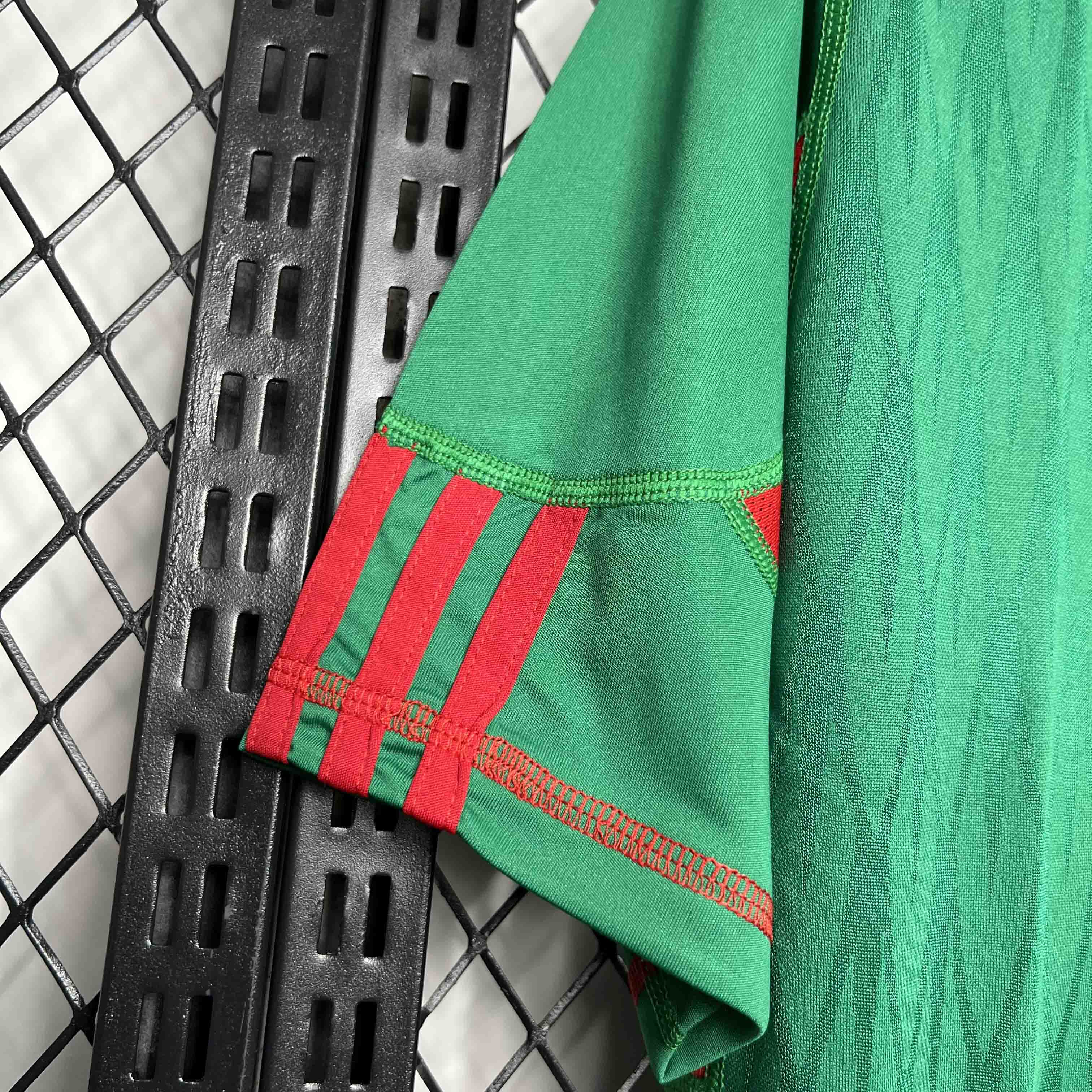 unitedfutballjersey-Retro Mexico 2010 Home Stadium Jersey