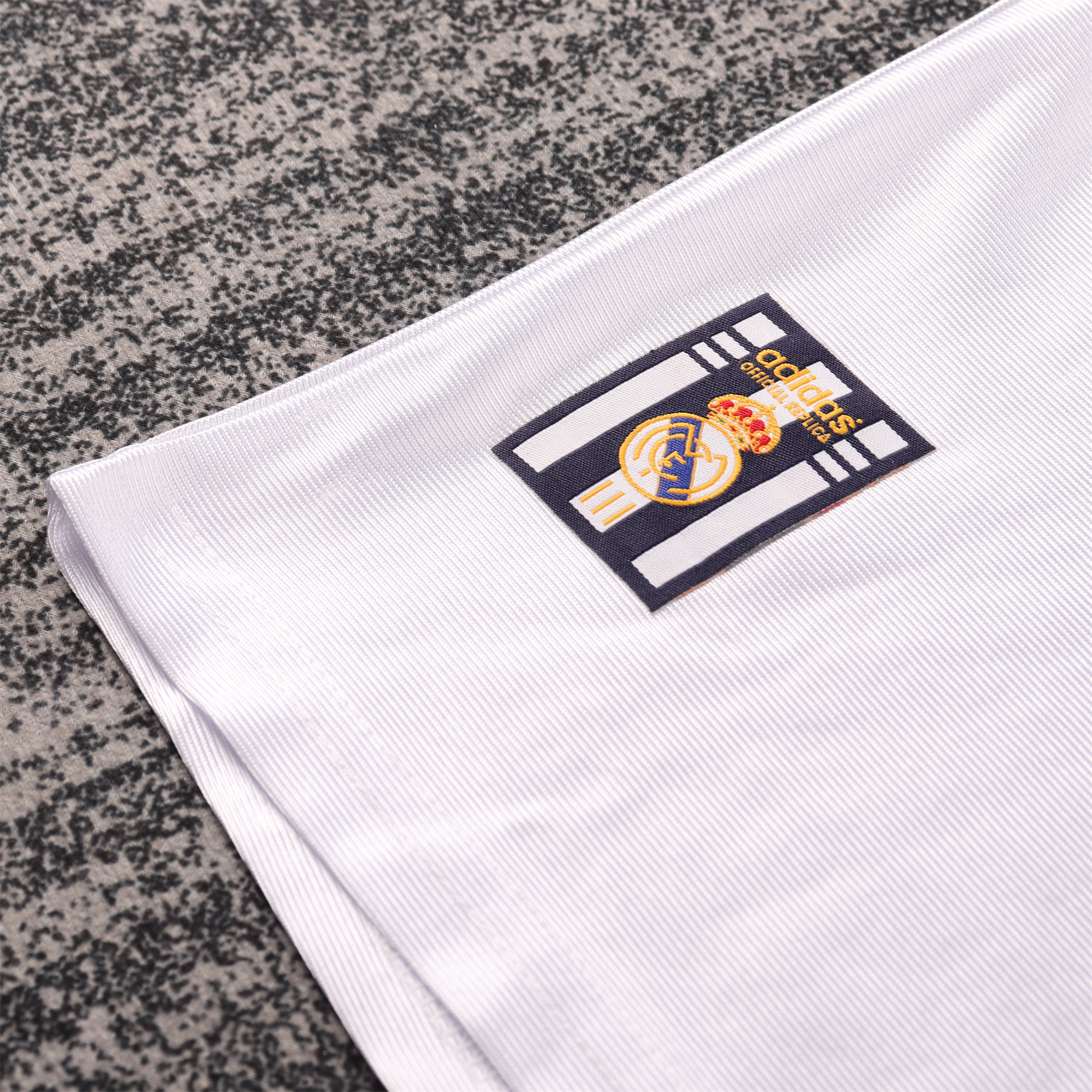 unitedfutballjersey-Retro Real Madrid 1998-00 Home Kids Kit