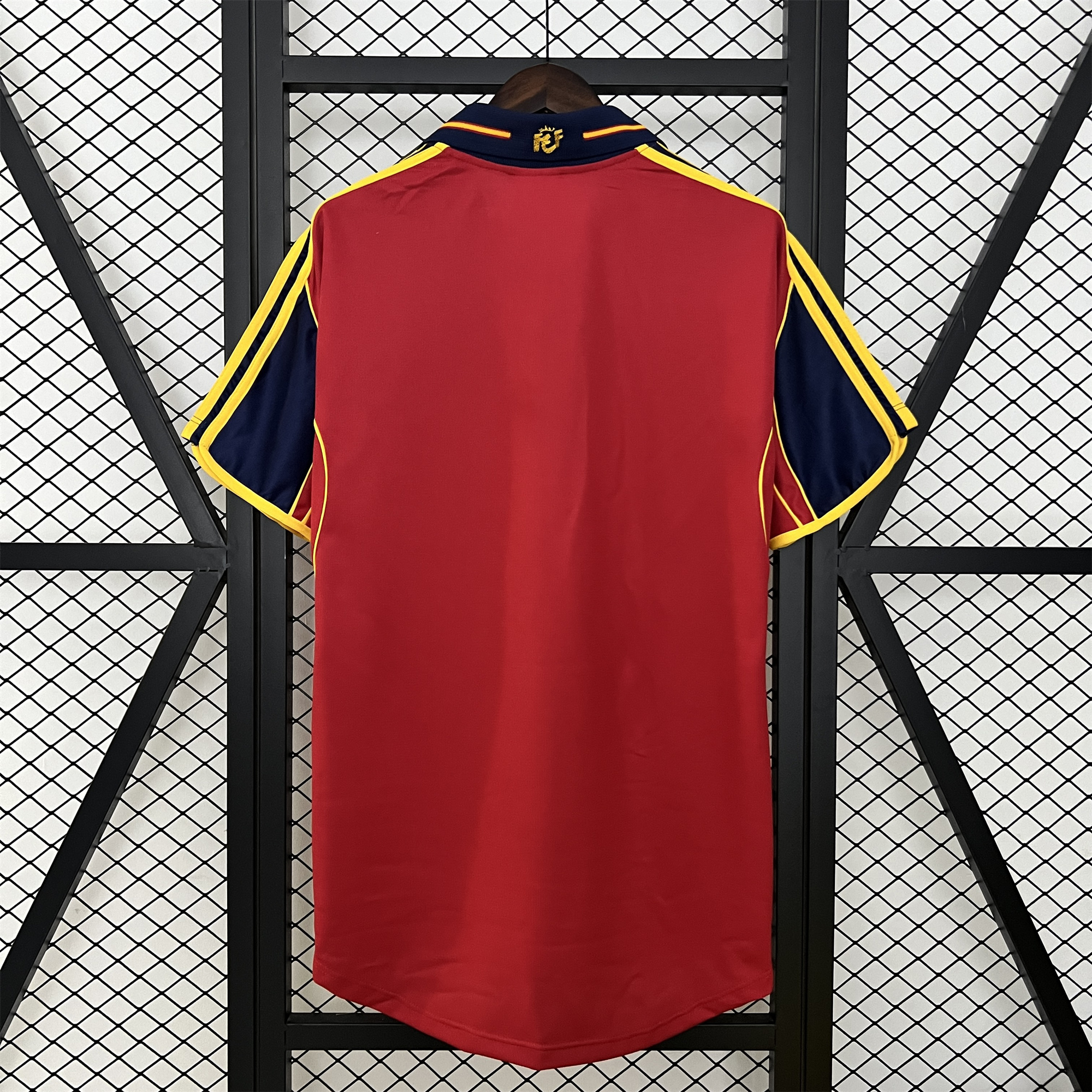 SIUjerseys-Retro Spain 2000 Home Jersey