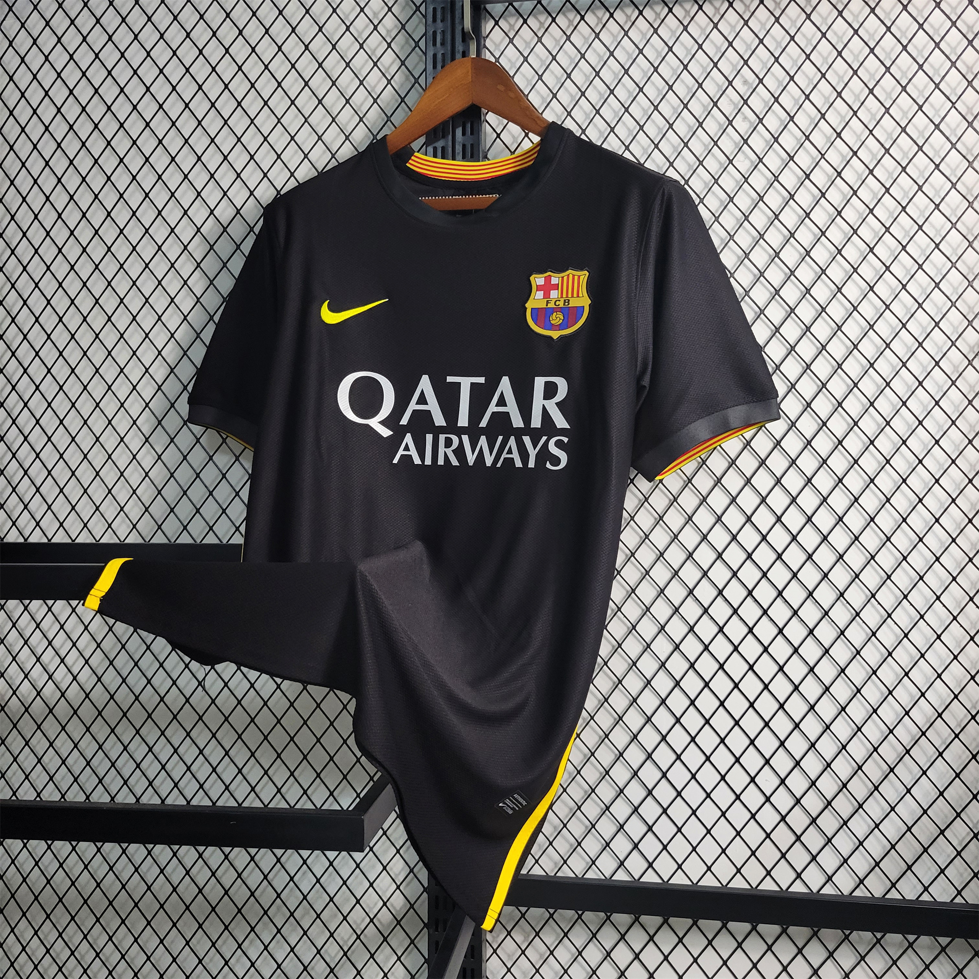 SIUjerseys-Retro Barcelona 13-14 Third Jersey