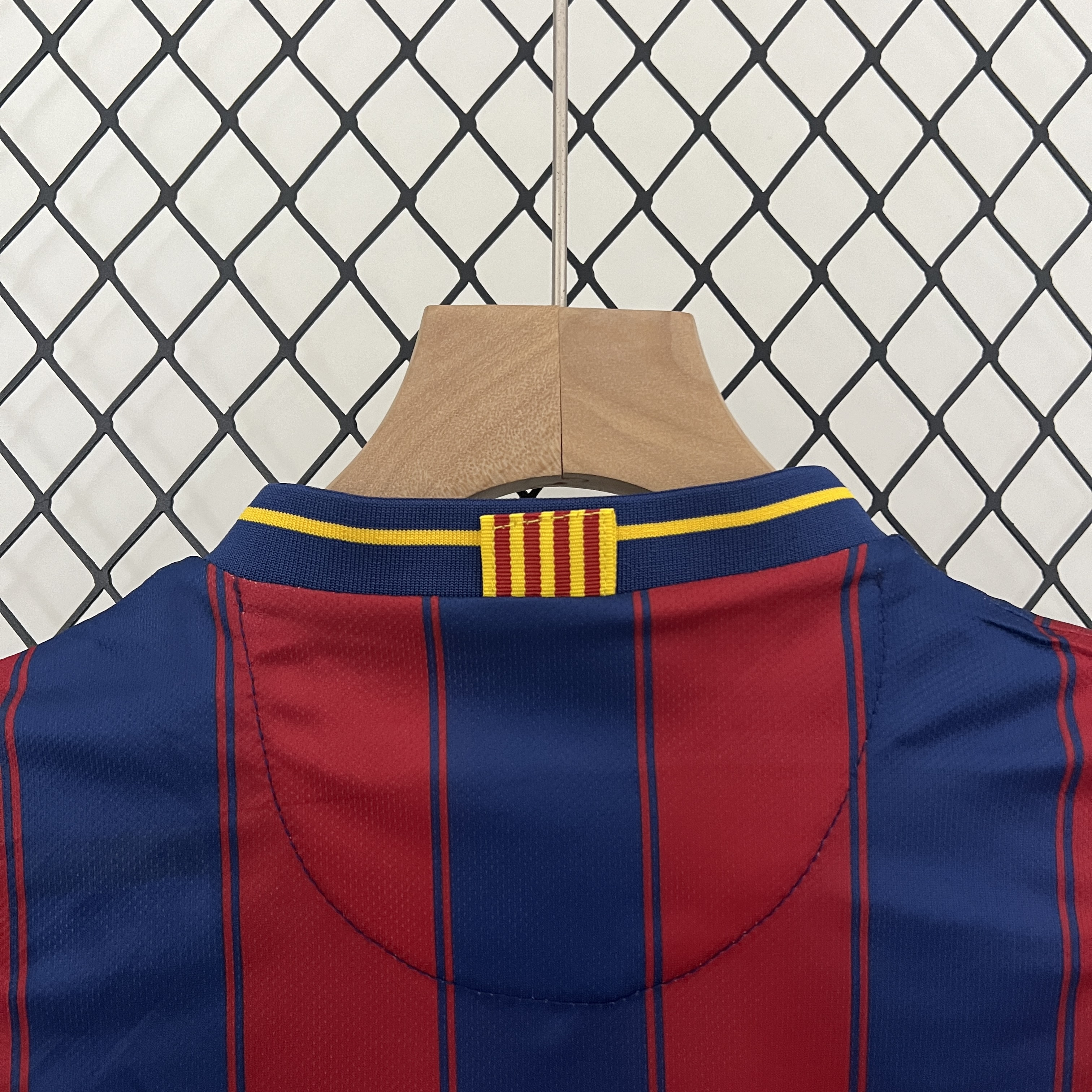 SIUjerseys-Retro Barcelona 2009-10 Home Stadium Kids Kit
