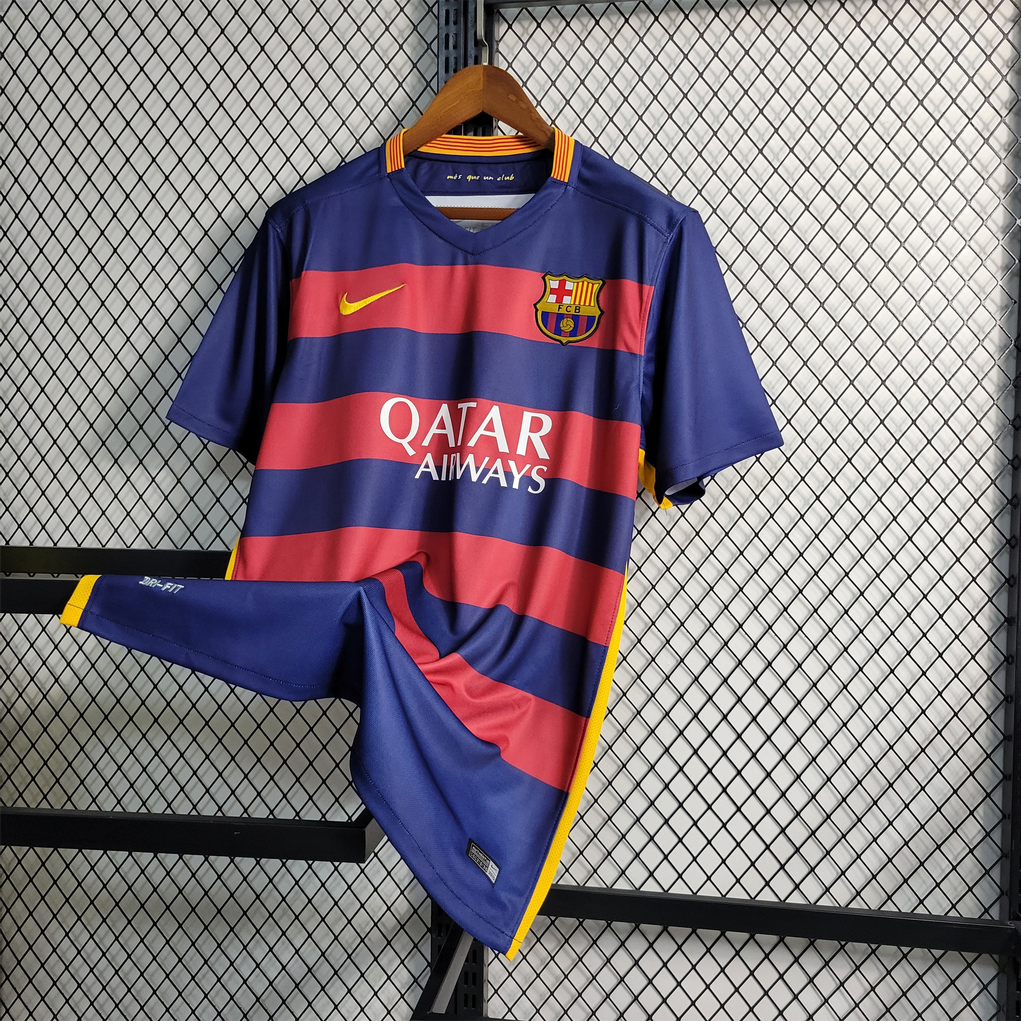 SIUjerseys-Retro Barcelona 15-16 Home Stadium Jersey