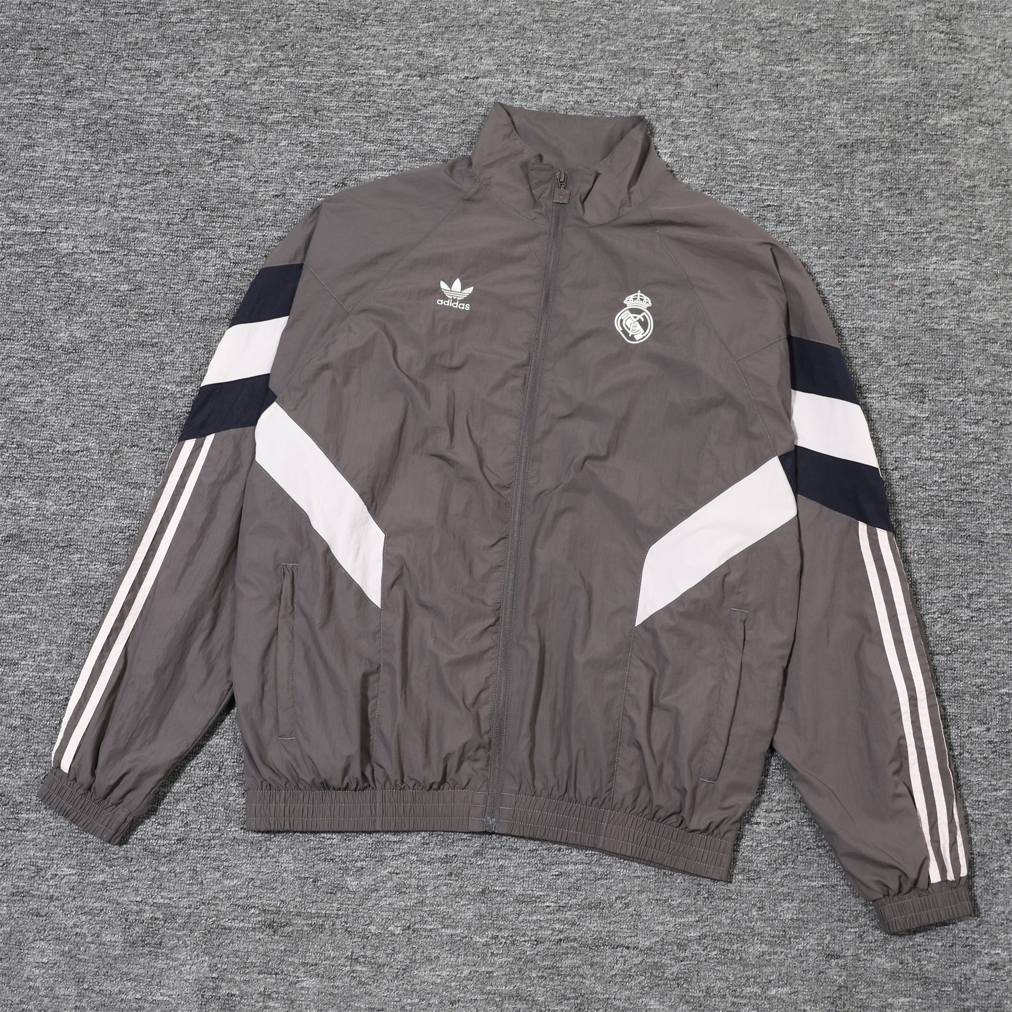 SIUjerseys-Real Madrid 24-25 Throwback Windbreaker Suit - Grey Jackets & Pants