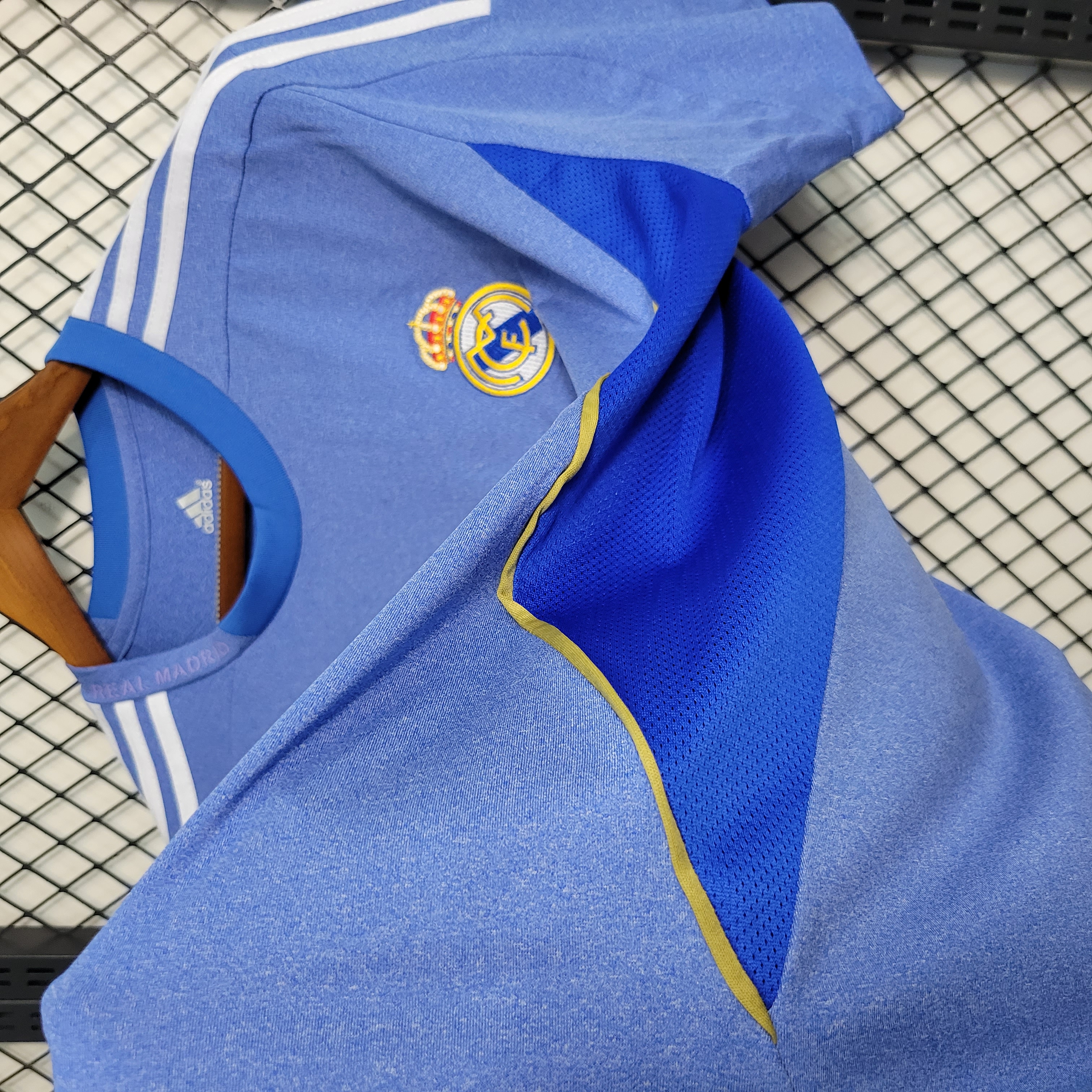 SIUjerseys-Retro Real Madrid 13-14 Away Stadium Jersey