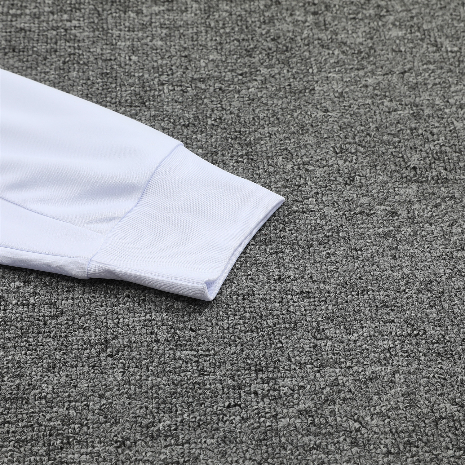 SIUjerseys-Real Madrid 24-25 Training Hoodie Set - White Hoodie and Black Pants