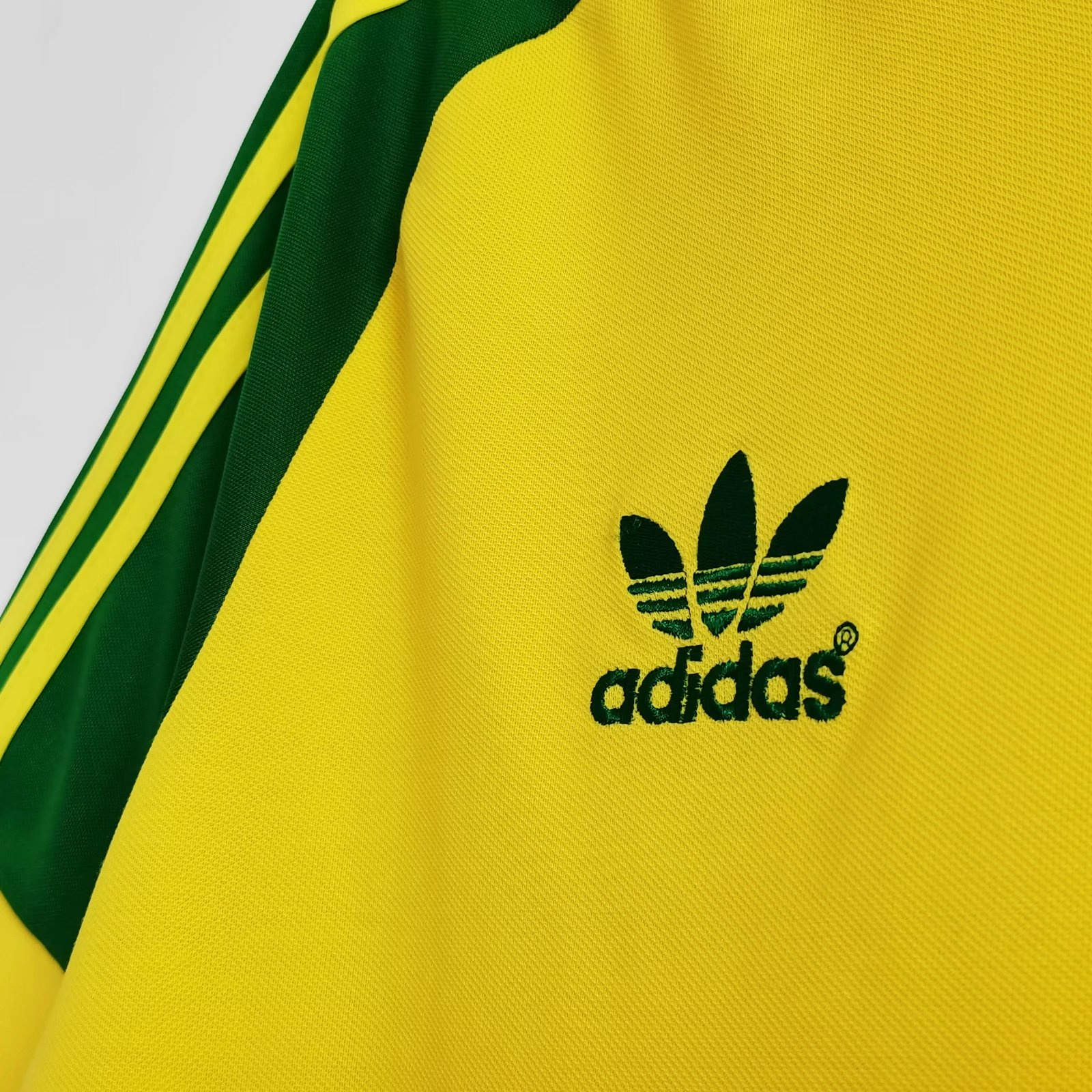 SIUjerseys-Retro Wales 1982 Away Stadium Jersey