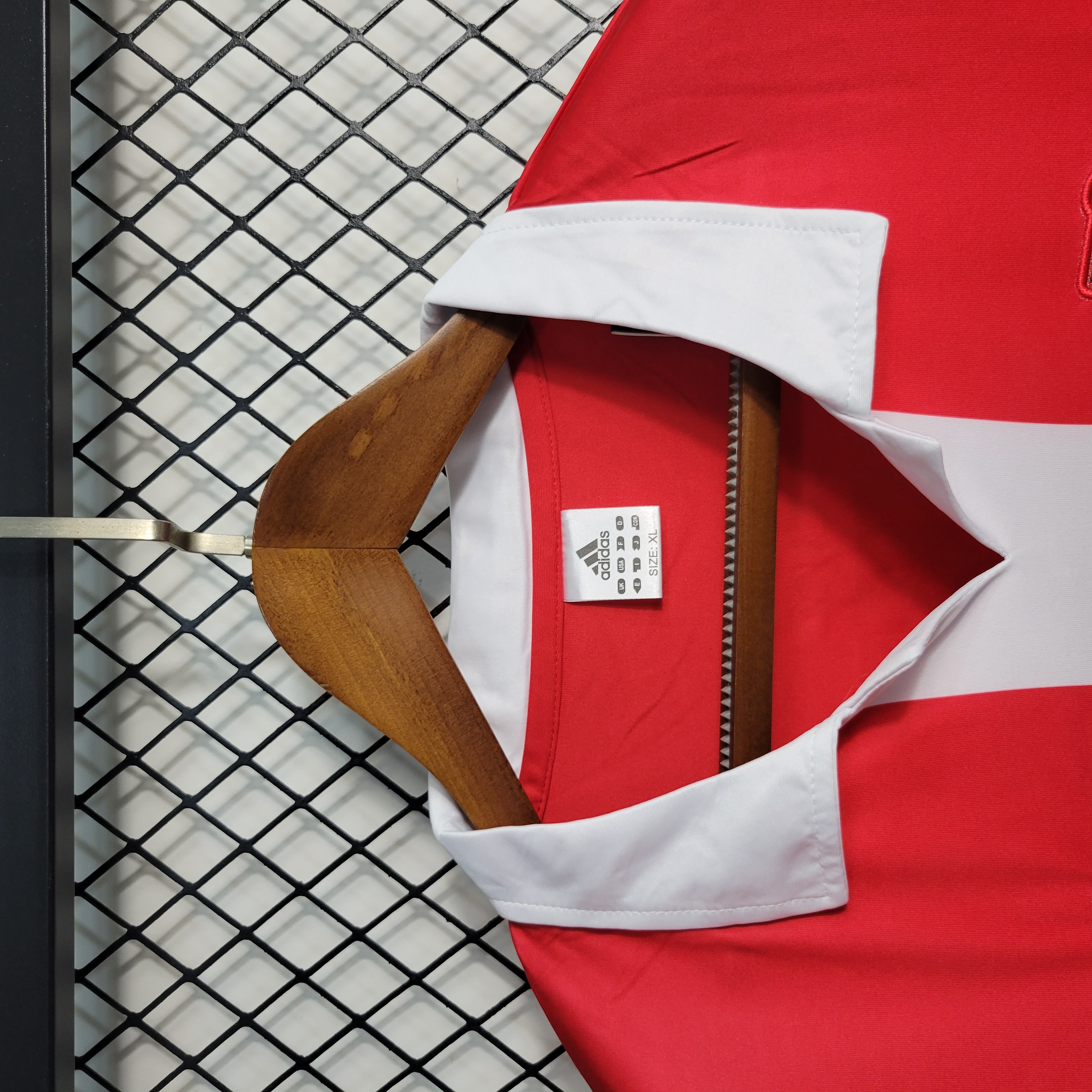 SIUjerseys-Retro Benfica 2004-05 Home Stadium Jersey