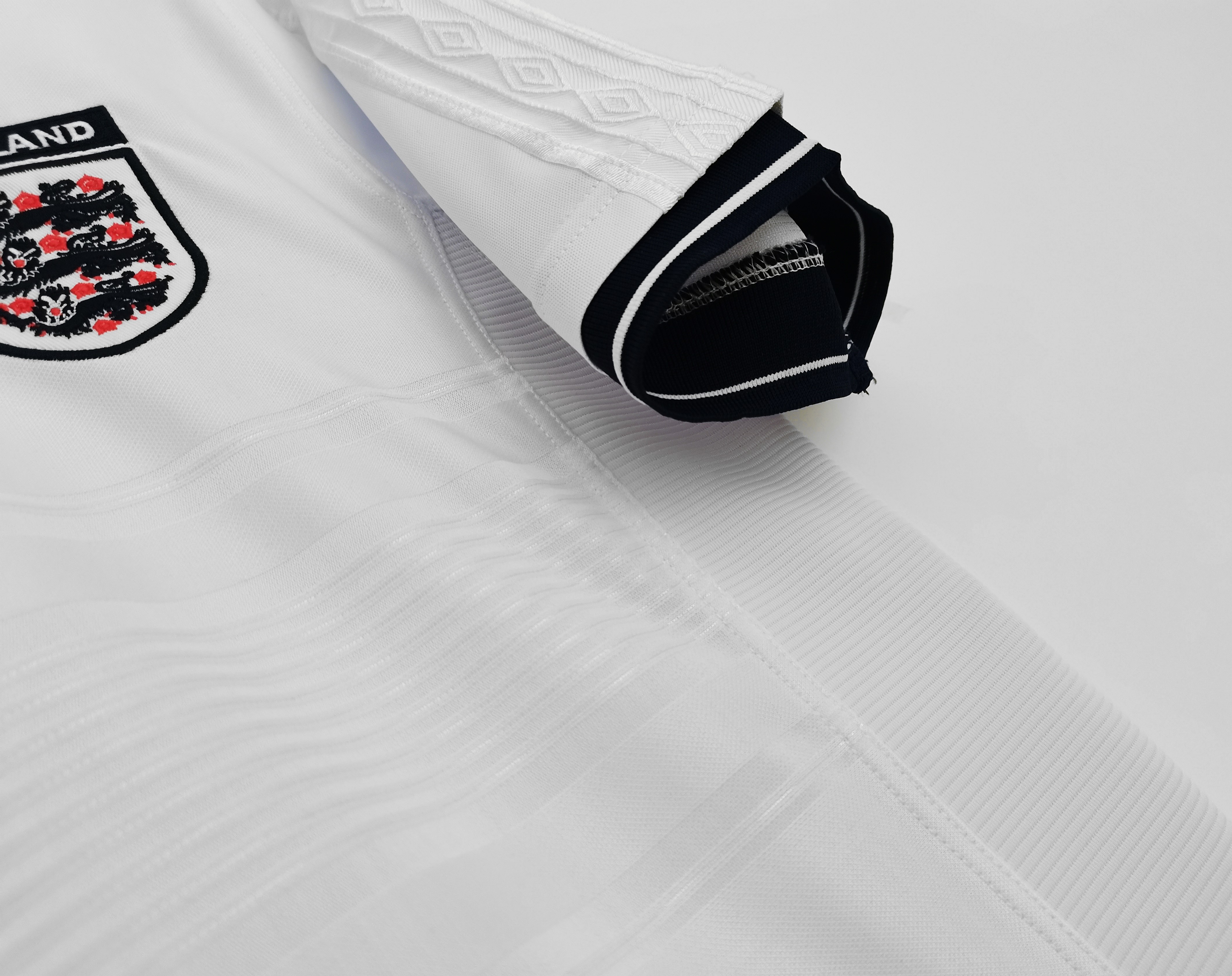 SIUjerseys-Retro England 2000 Home Stadium Jersey