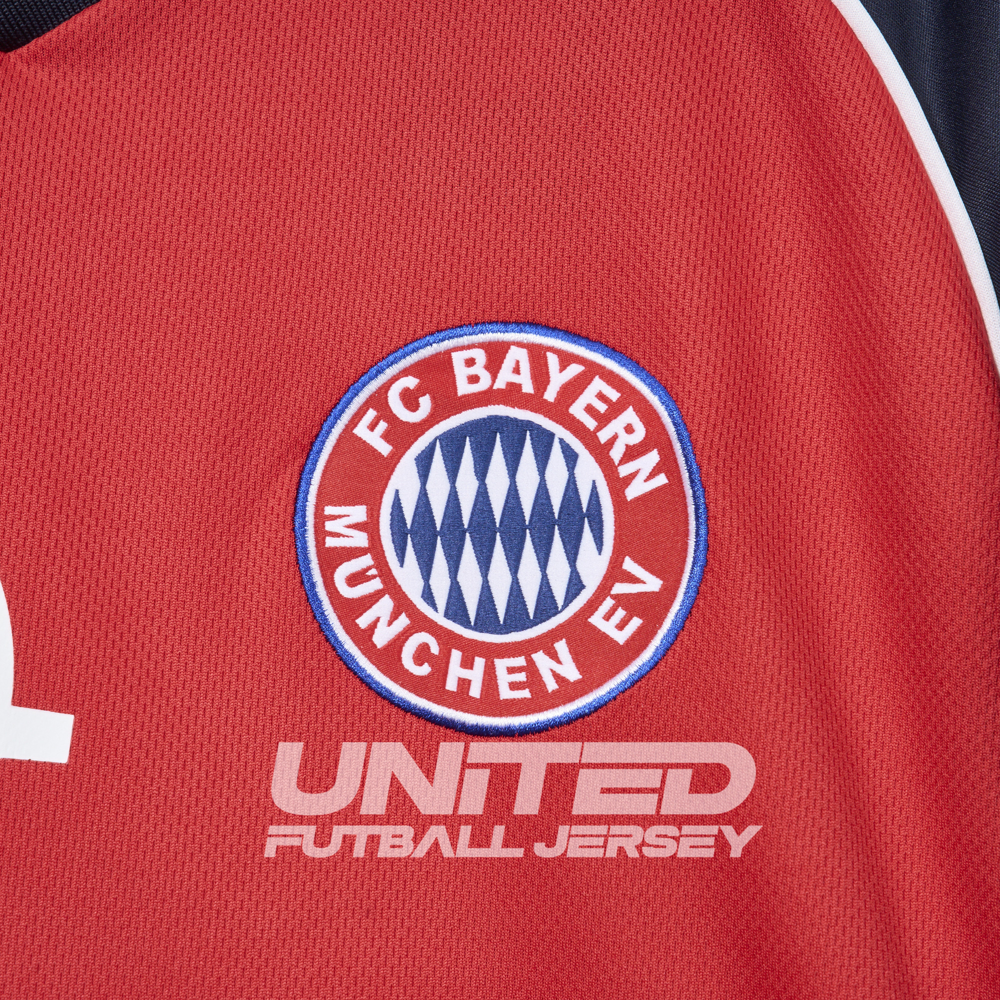 unitedfutballjersey-Retro Bayern Munich 2000-01 Home Long Sleeve Jersey