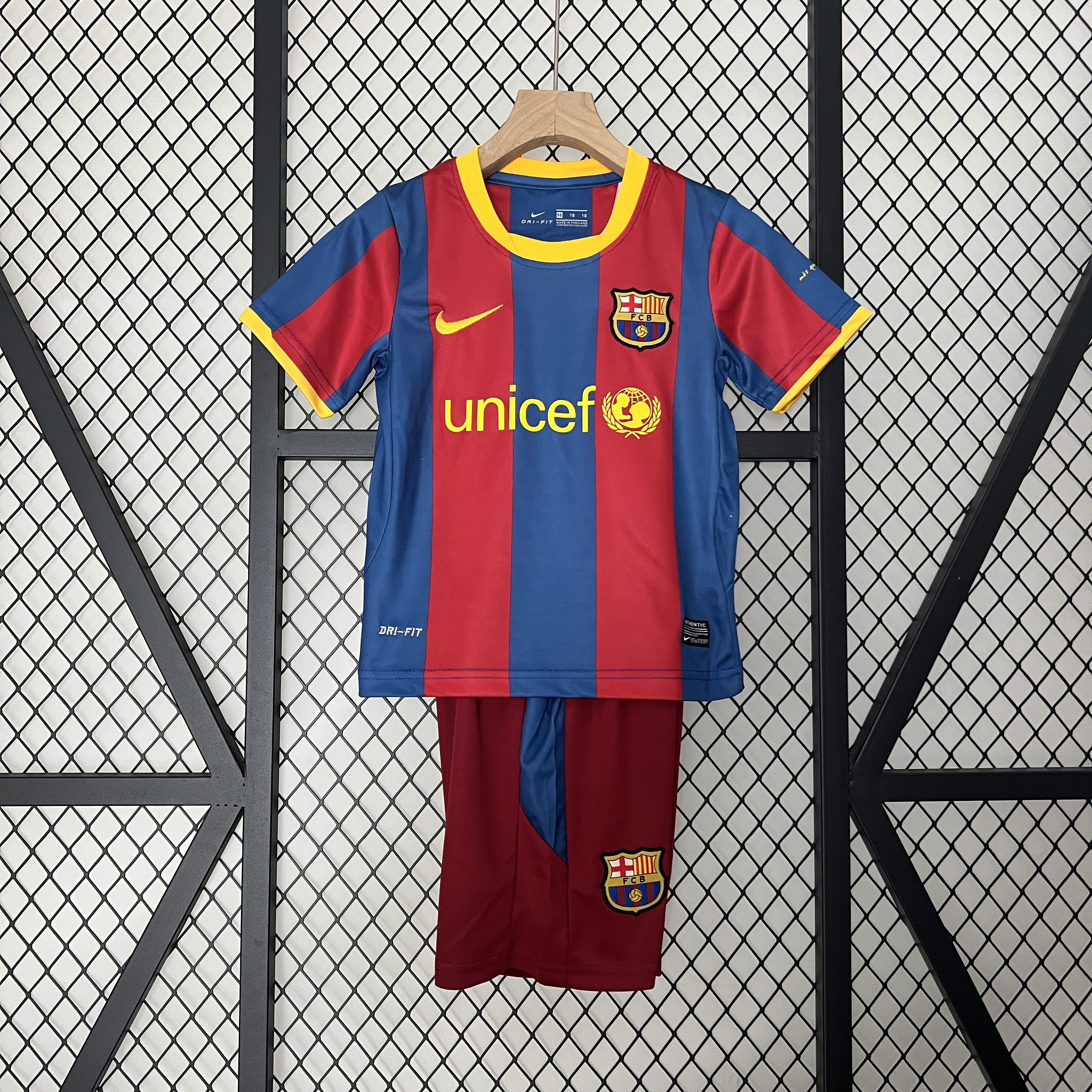 JerseysGala.com | B.A.R.S.A Retro 2010-11 Home Stadium Kids Kit -Customize Name, Number and Patch | Worldwide Shipping
