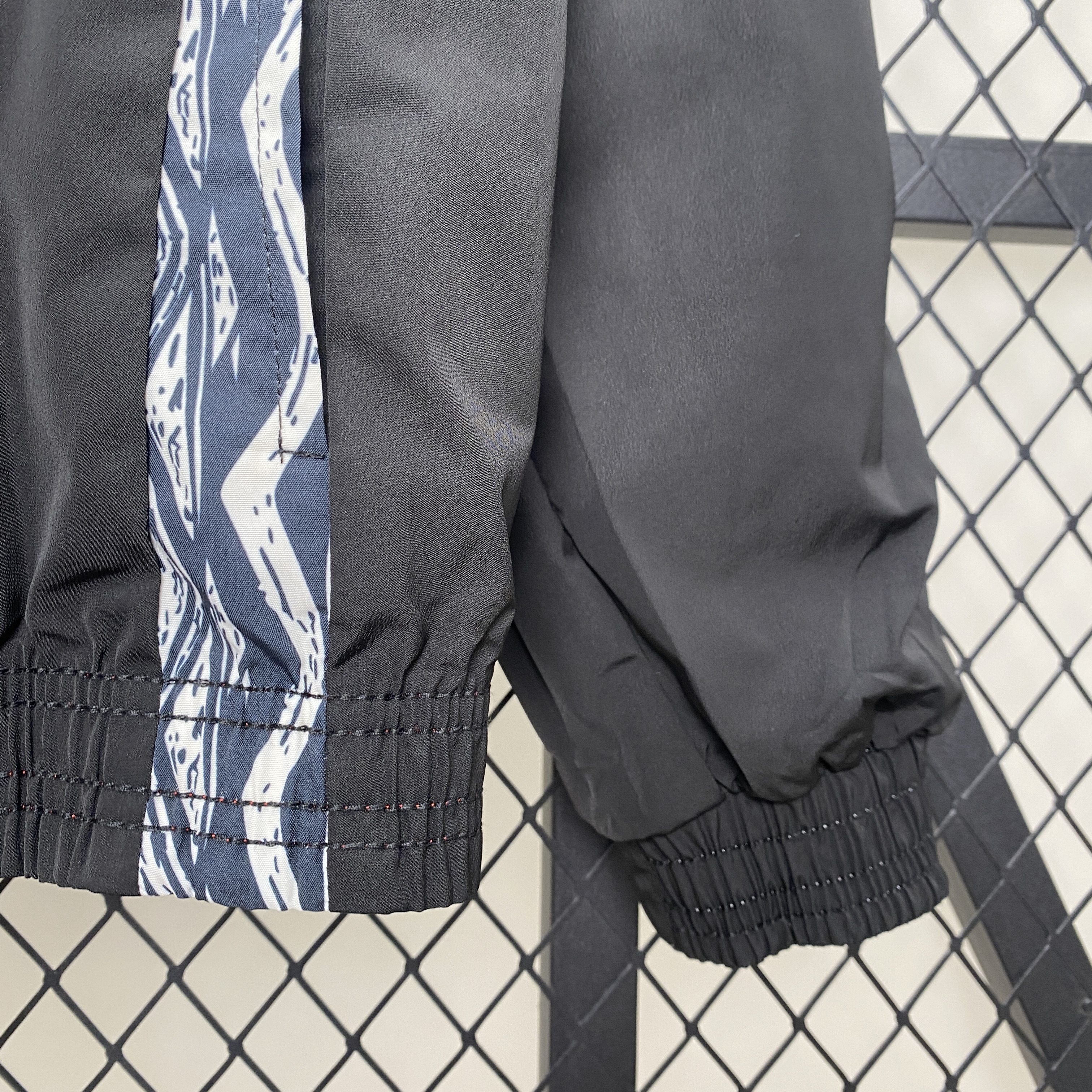 SIUjerseys-Arsenal 24-25 Double Sided Reversible Windbreaker - Home & Away Jersey Style