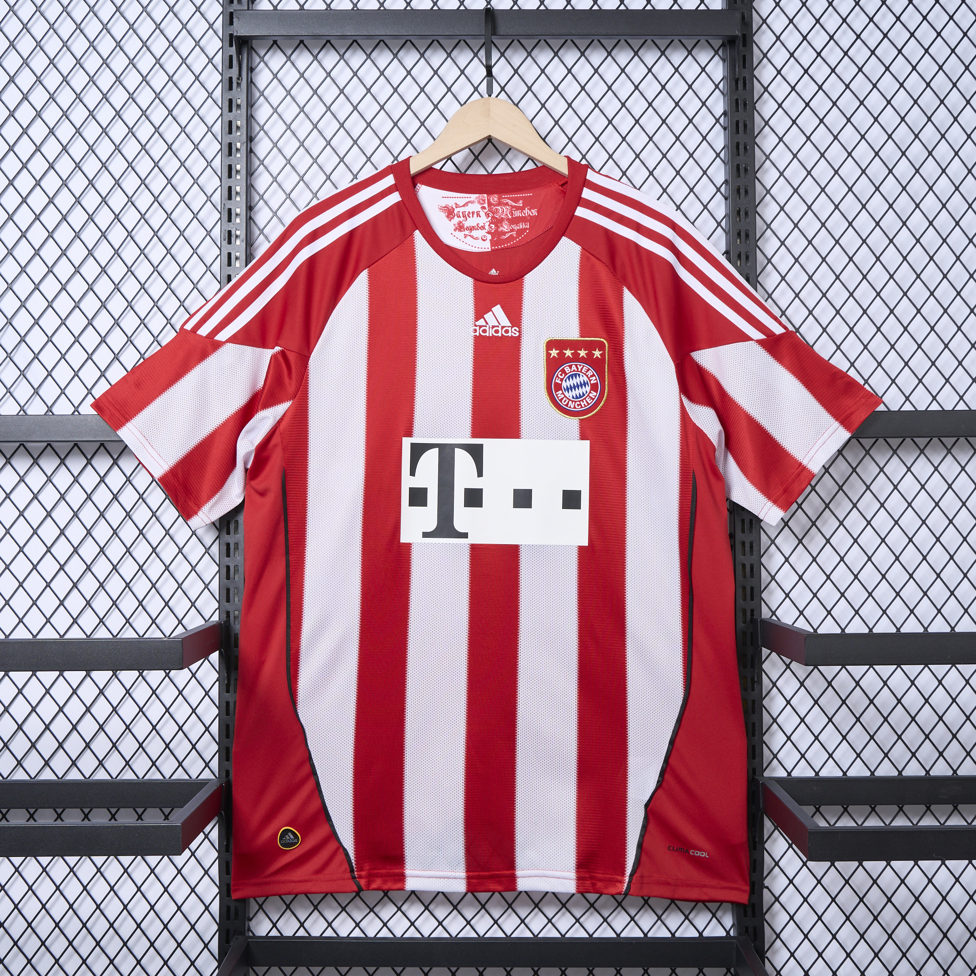 Higojerseys-Retro Bayern Munich 10-11 Home Stadium Jersey