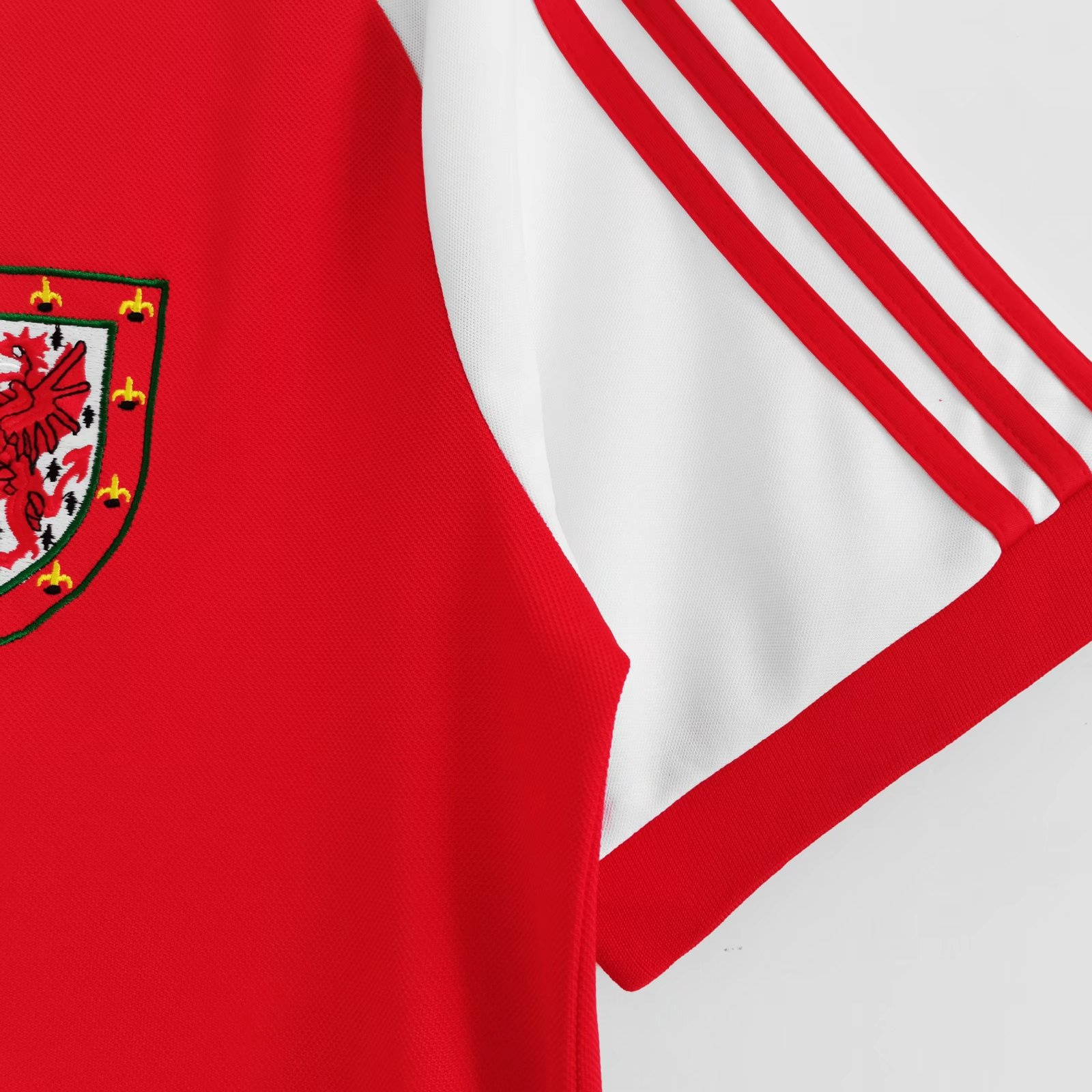SIUjerseys-Retro Wales 1982 Home Stadium Jersey