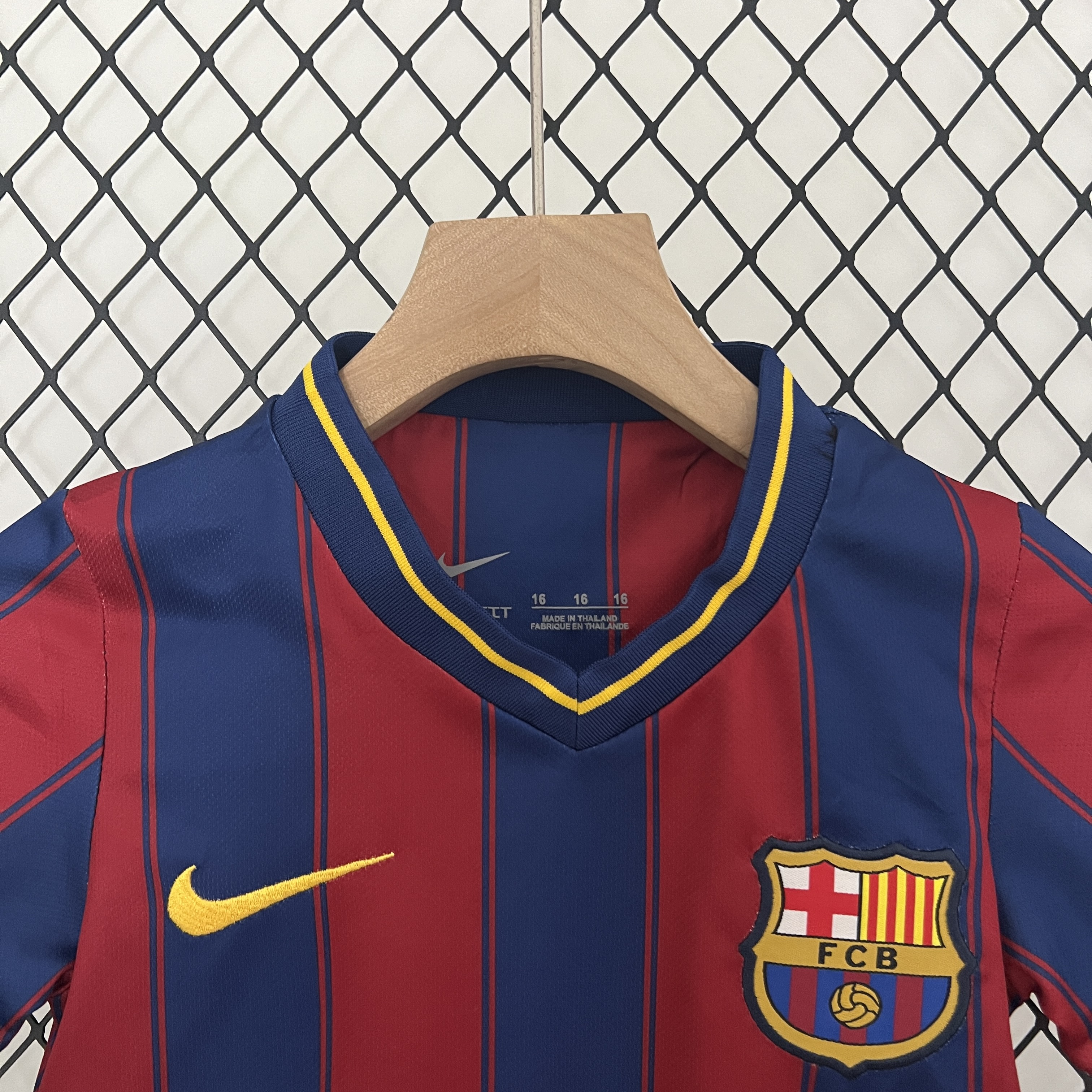 SIUjerseys-Retro Barcelona 2009-10 Home Stadium Kids Kit