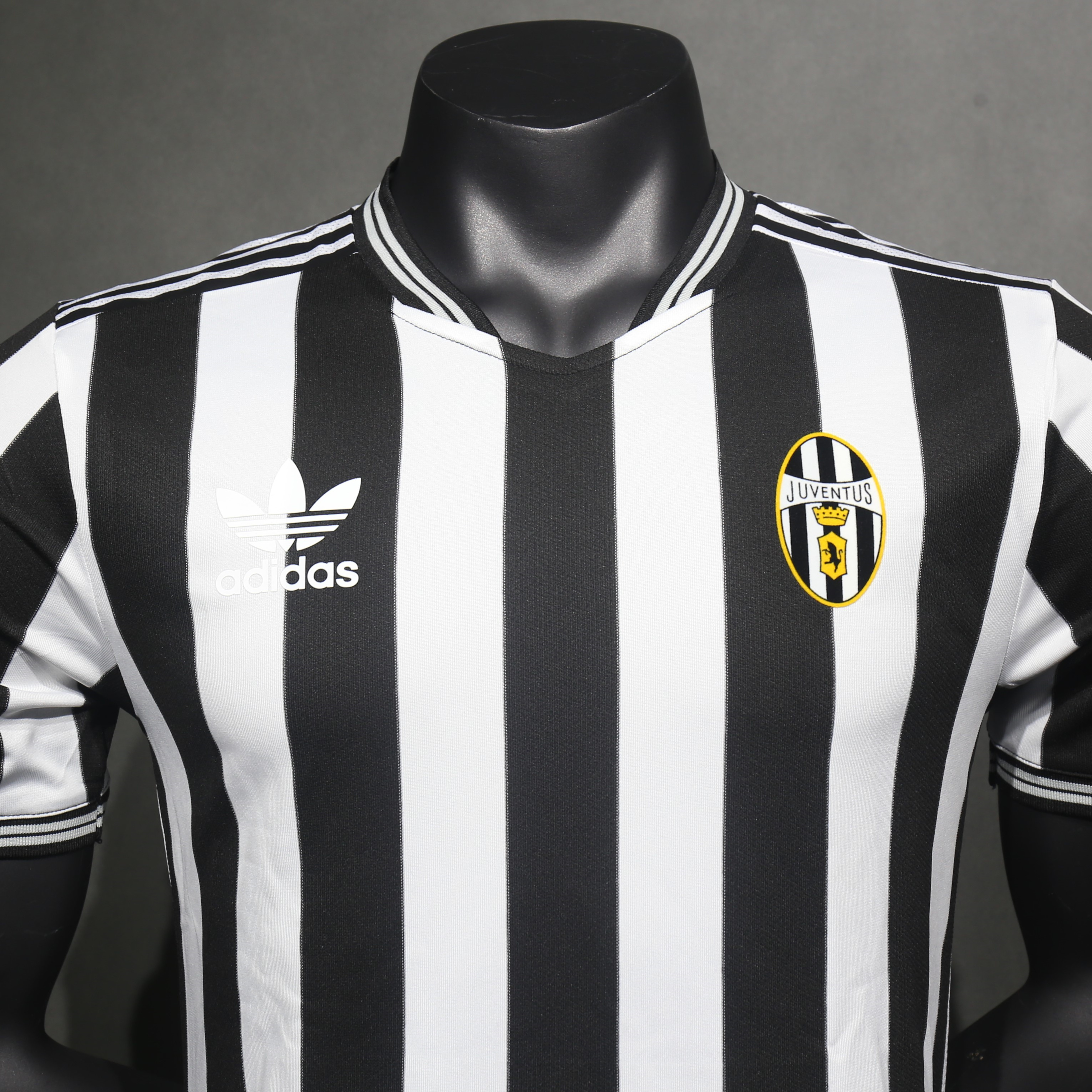SIUjerseys-Juventus 24-25 Trefoil Vintage Unsponsored Special Jersey