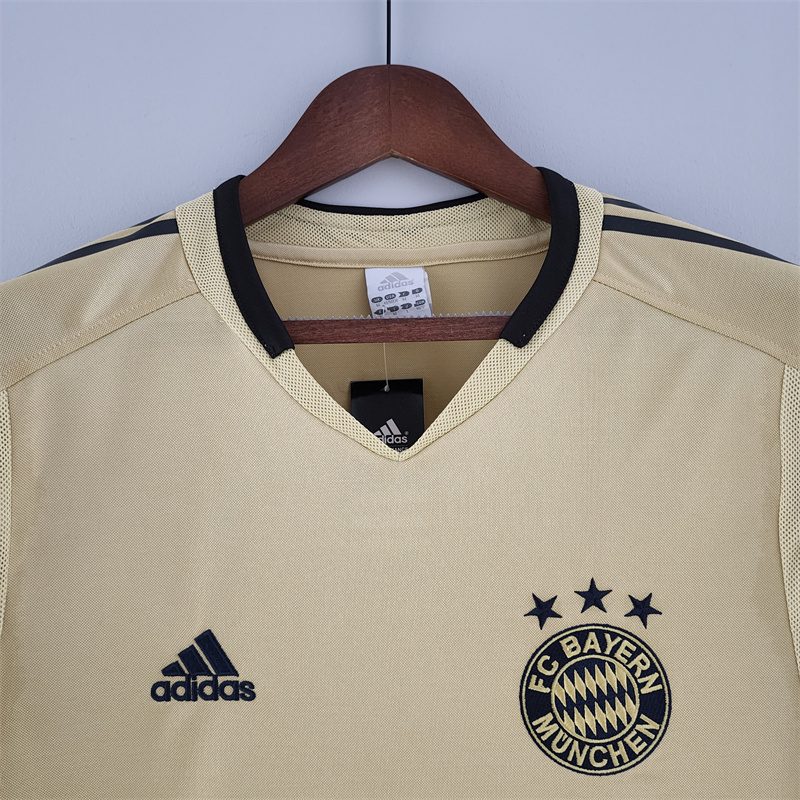 SIUjerseys-Retro Bayern Munich 2004-05 Away Jersey