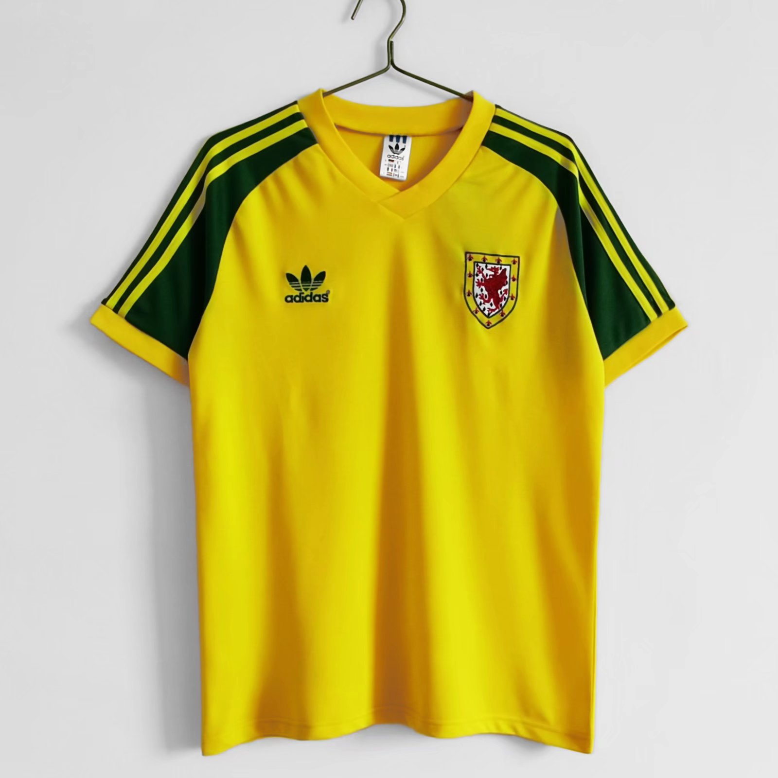 SIUjerseys-Retro Wales 1982 Away Stadium Jersey