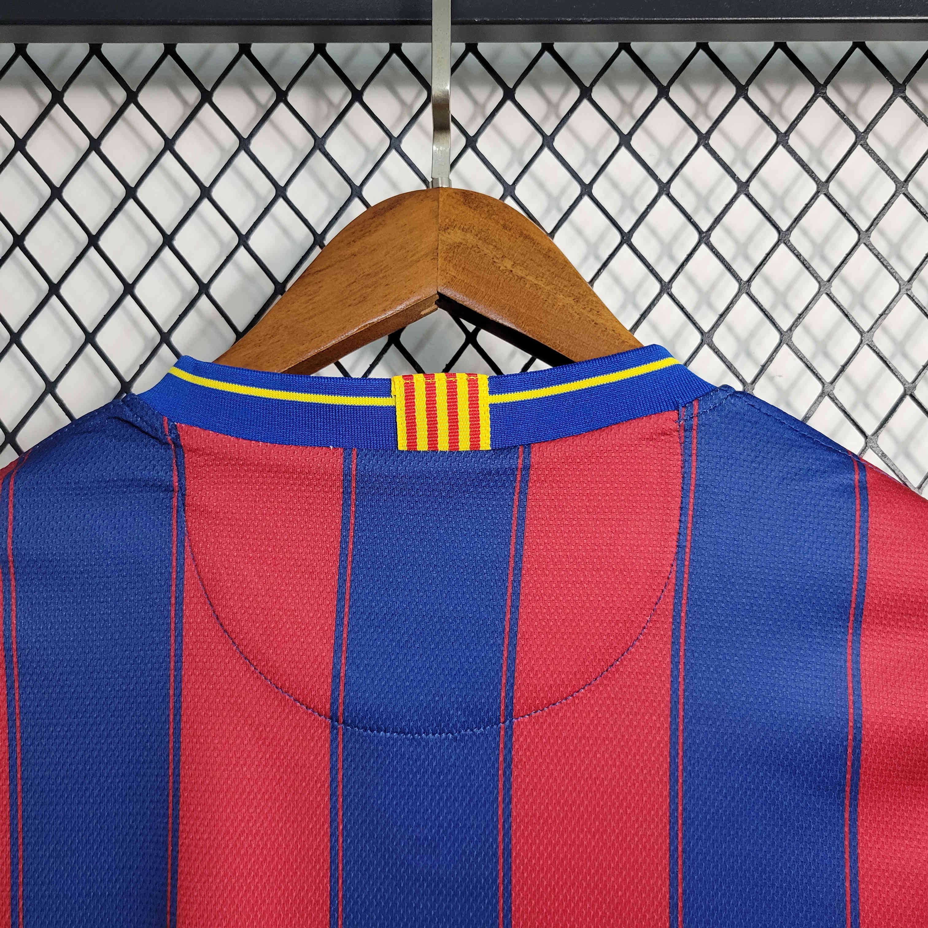 SIUjerseys-Retro Barcelona 09-10 Home Stadium Jersey
