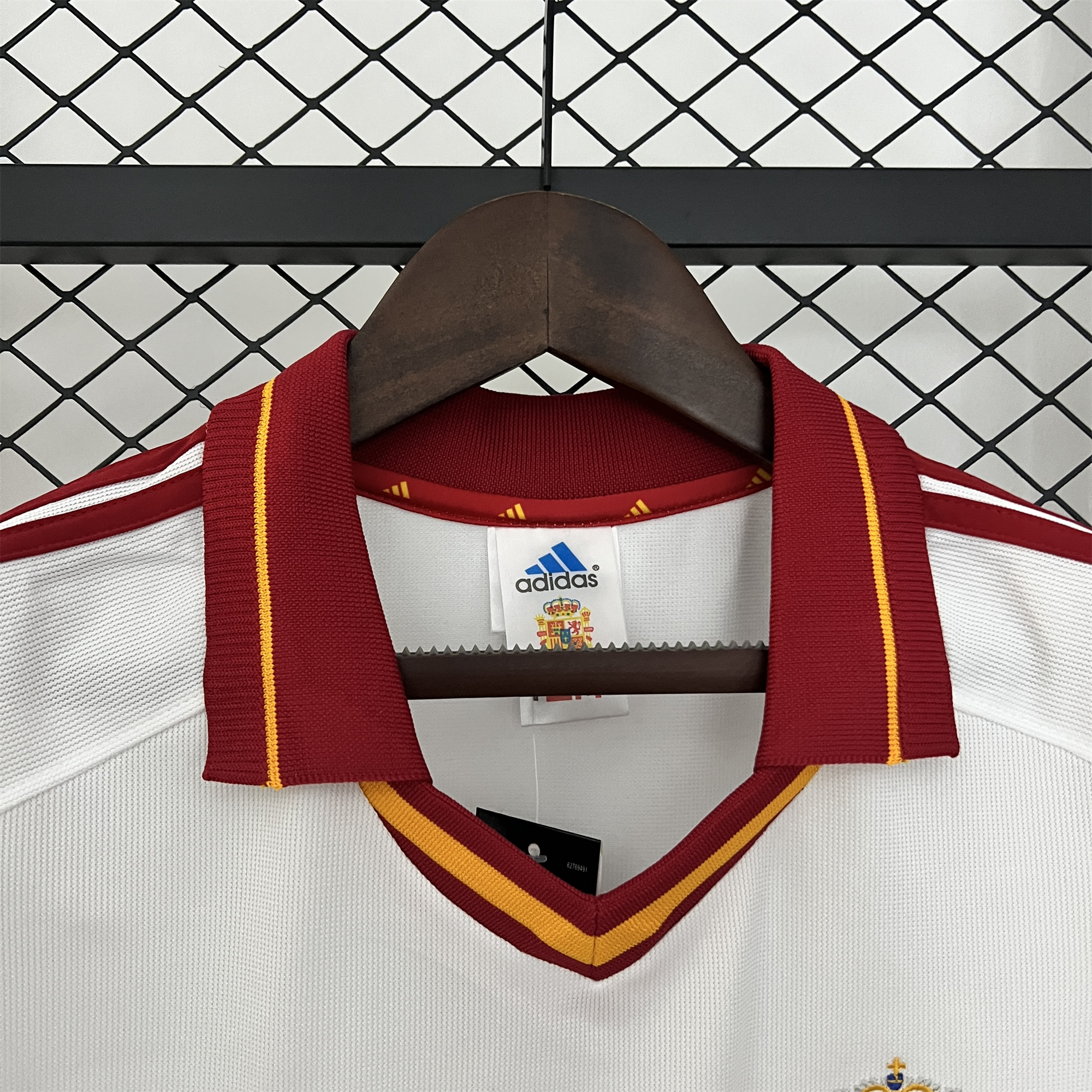 SIUjerseys-Retro Spain 2000 Away Jersey