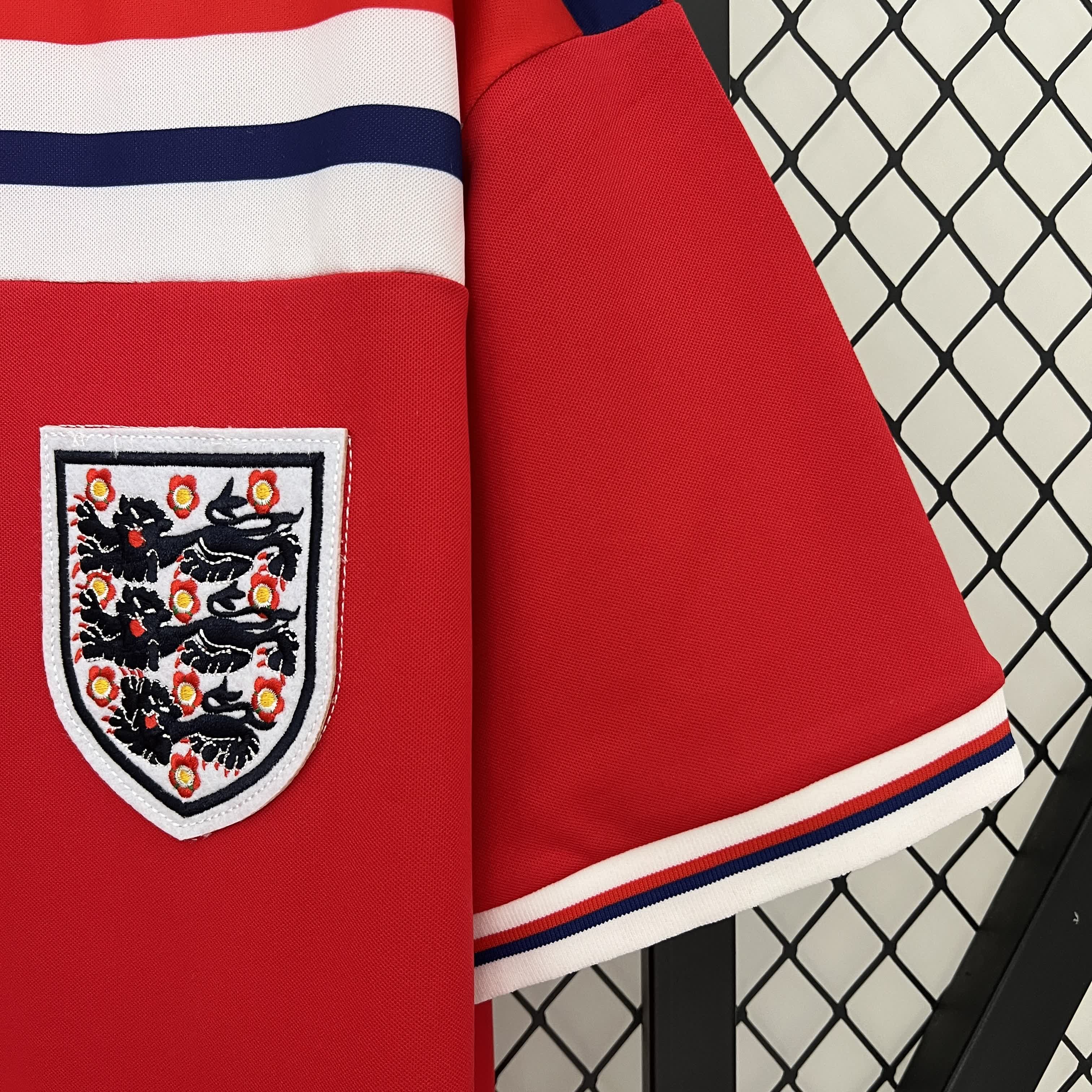 unitedfutballjersey-Retro England 1982 Away Stadium Jersey