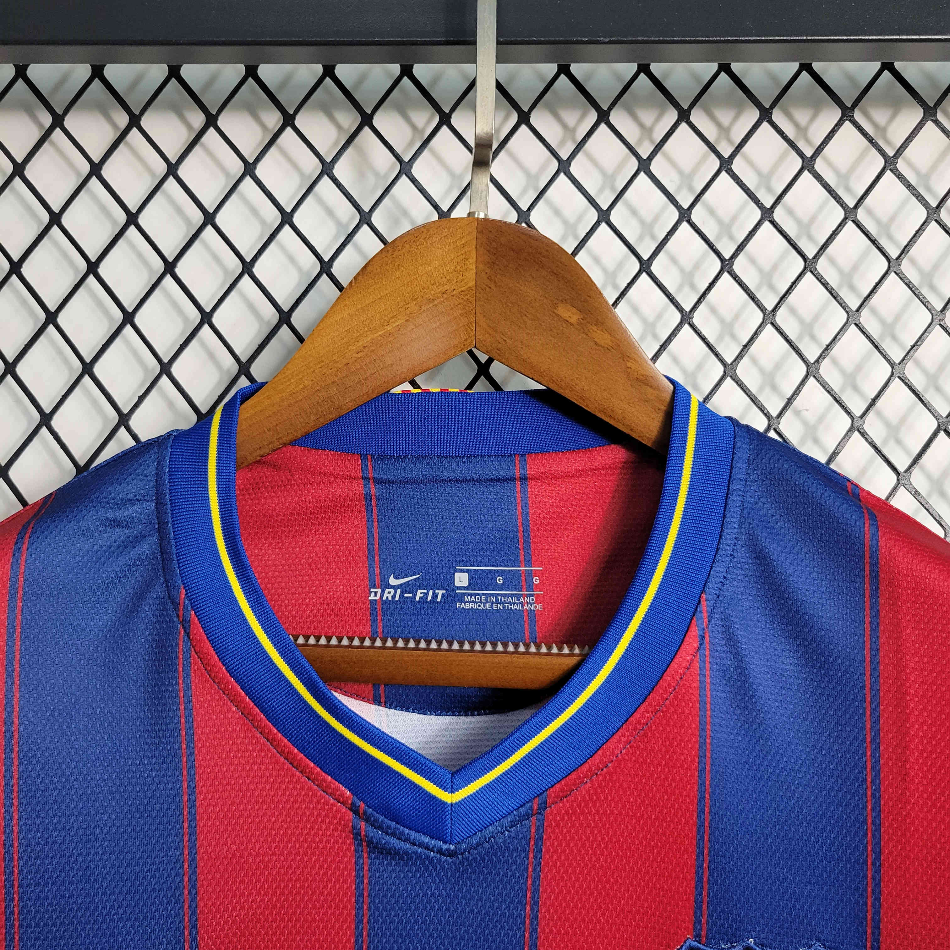 SIUjerseys-Retro Barcelona 09-10 Home Stadium Jersey