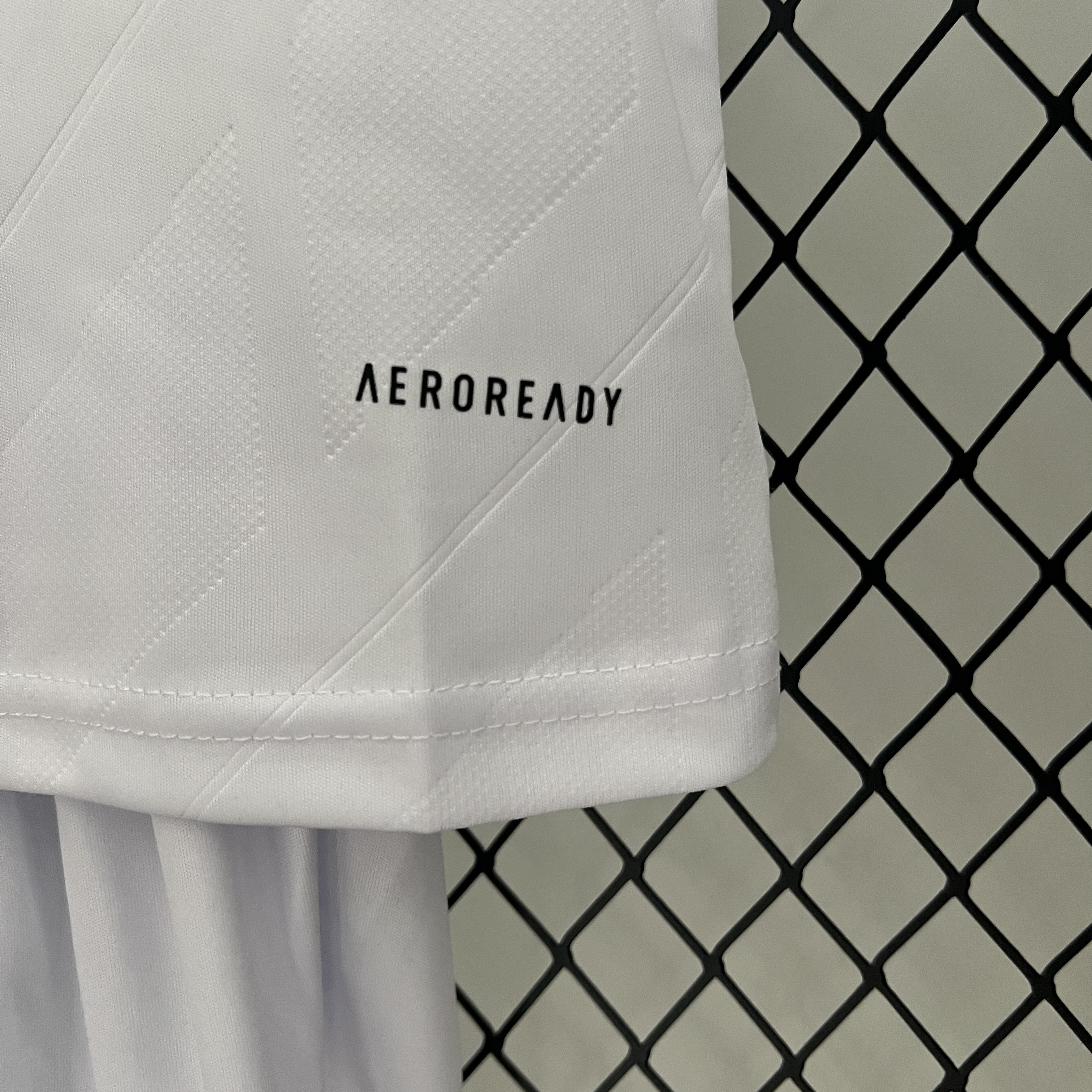 SIUjerseys-Retro Real Madrid 17-18 Home Stadium Kids Kit