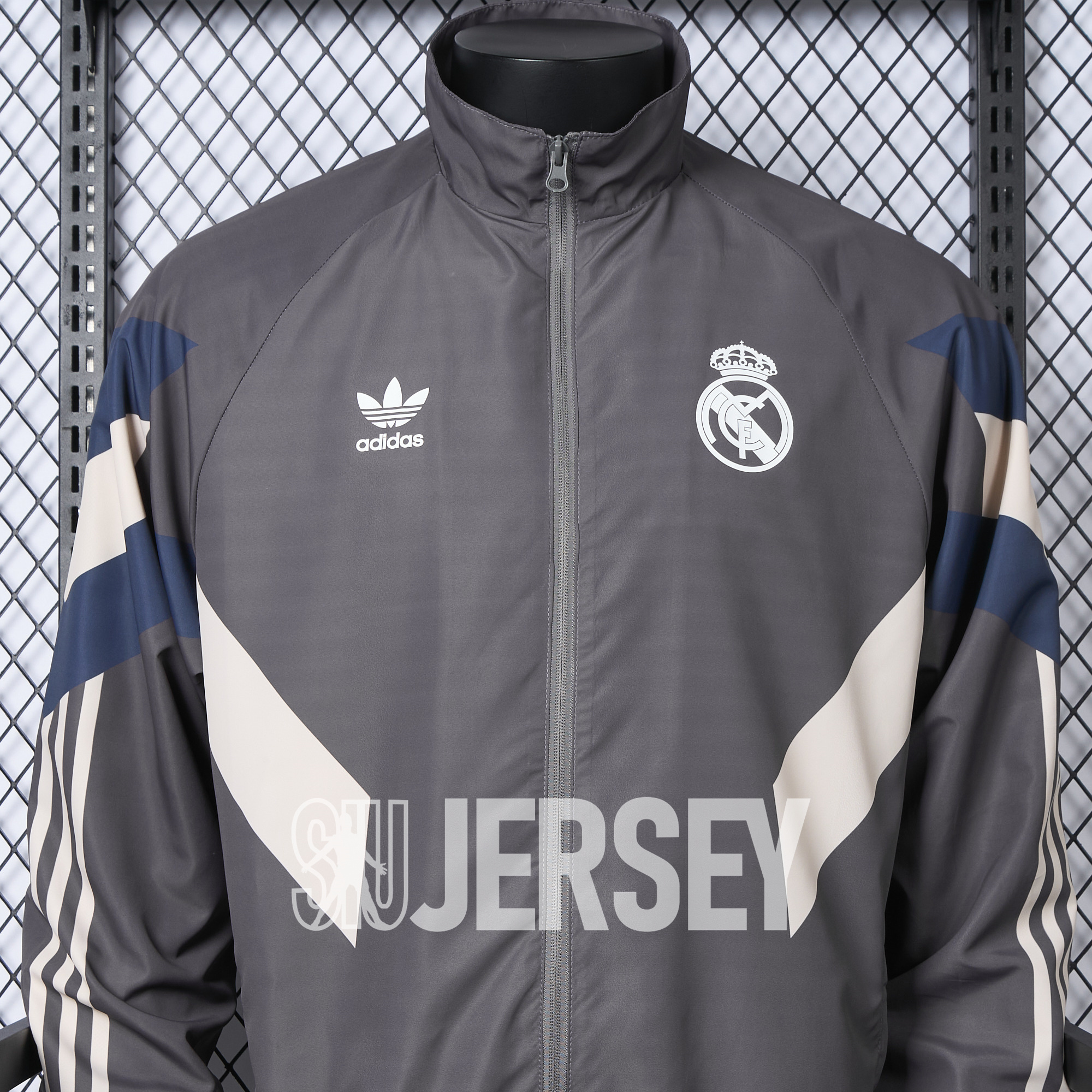 SIUjerseys-Real Madrid 24-25 Throwback Windbreaker Jacket - Grey