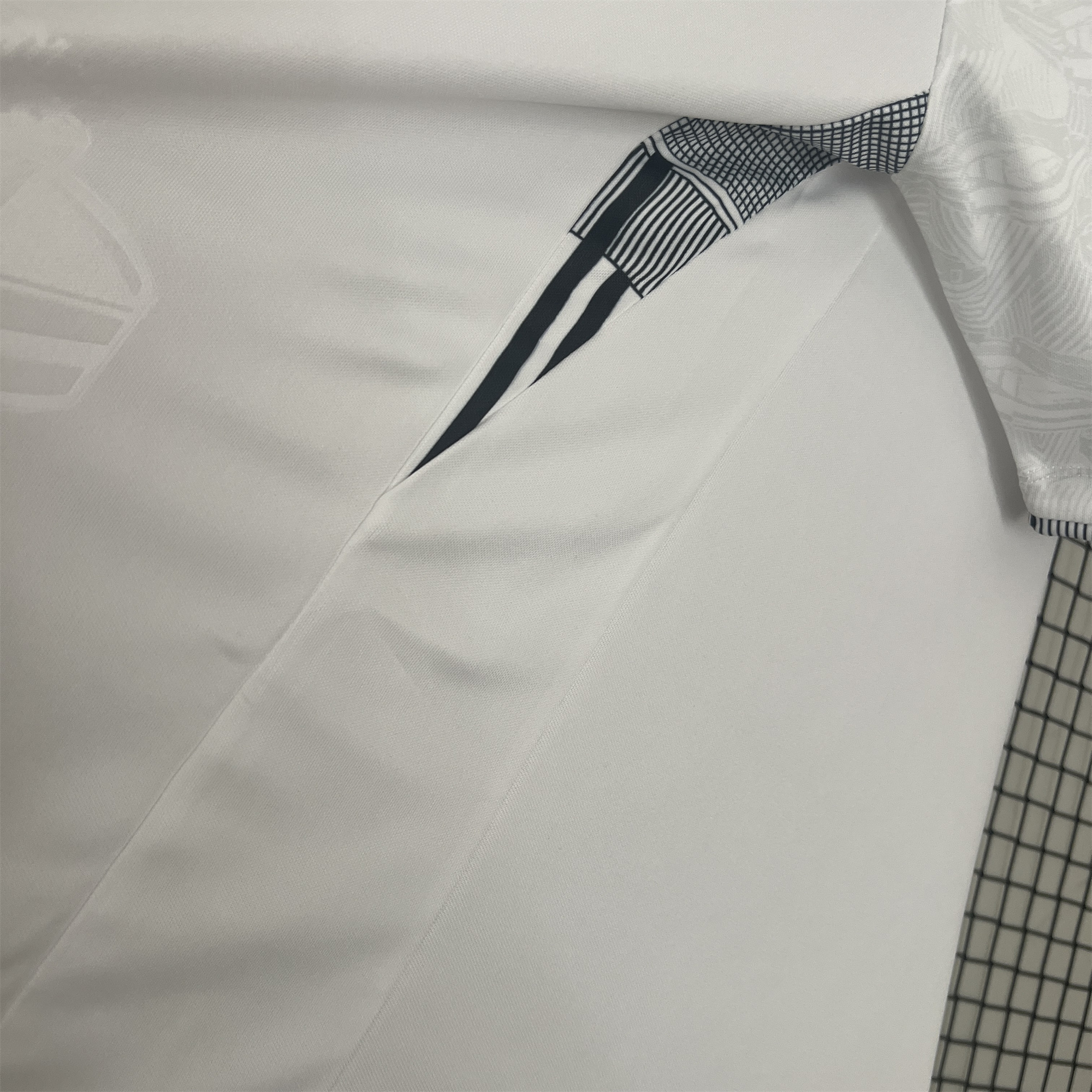 unitedfutballjersey-Santos 24-25 Home Jersey with Sponsors - Fans Version