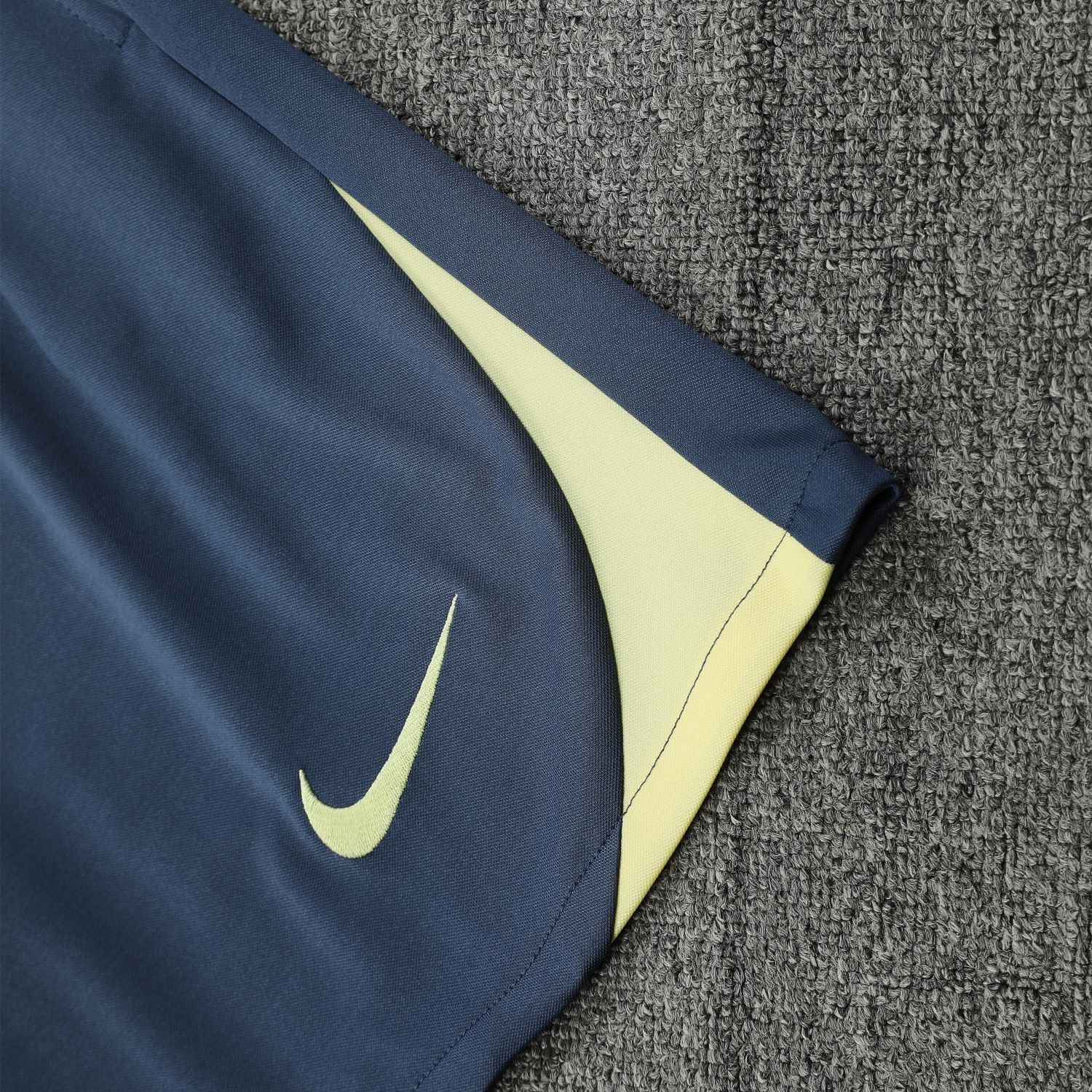 SIUjerseys-Club América 24-25 Short-Sleeve Training Set - Light Green Top & Grey Shorts