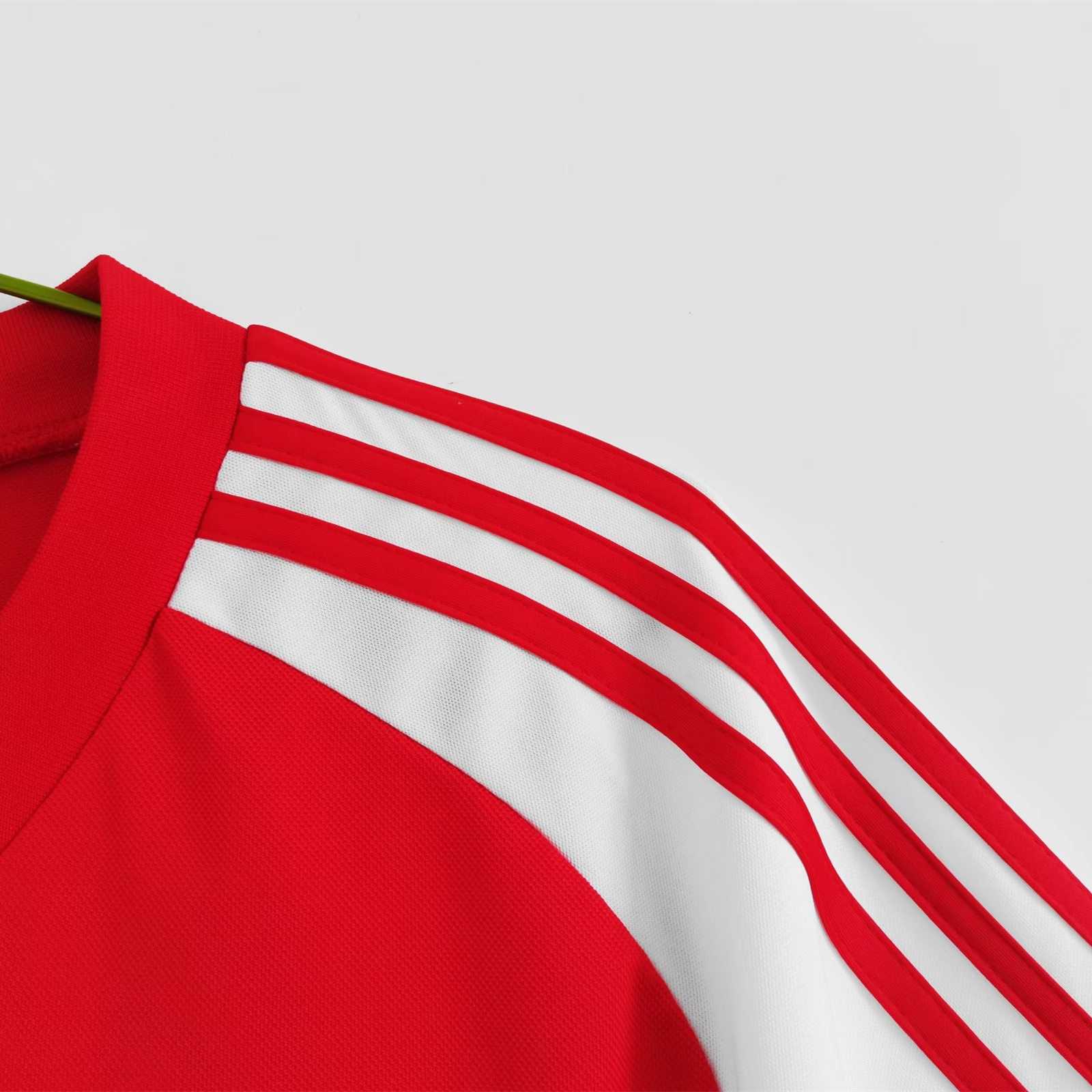 SIUjerseys-Retro Wales 1982 Home Stadium Jersey