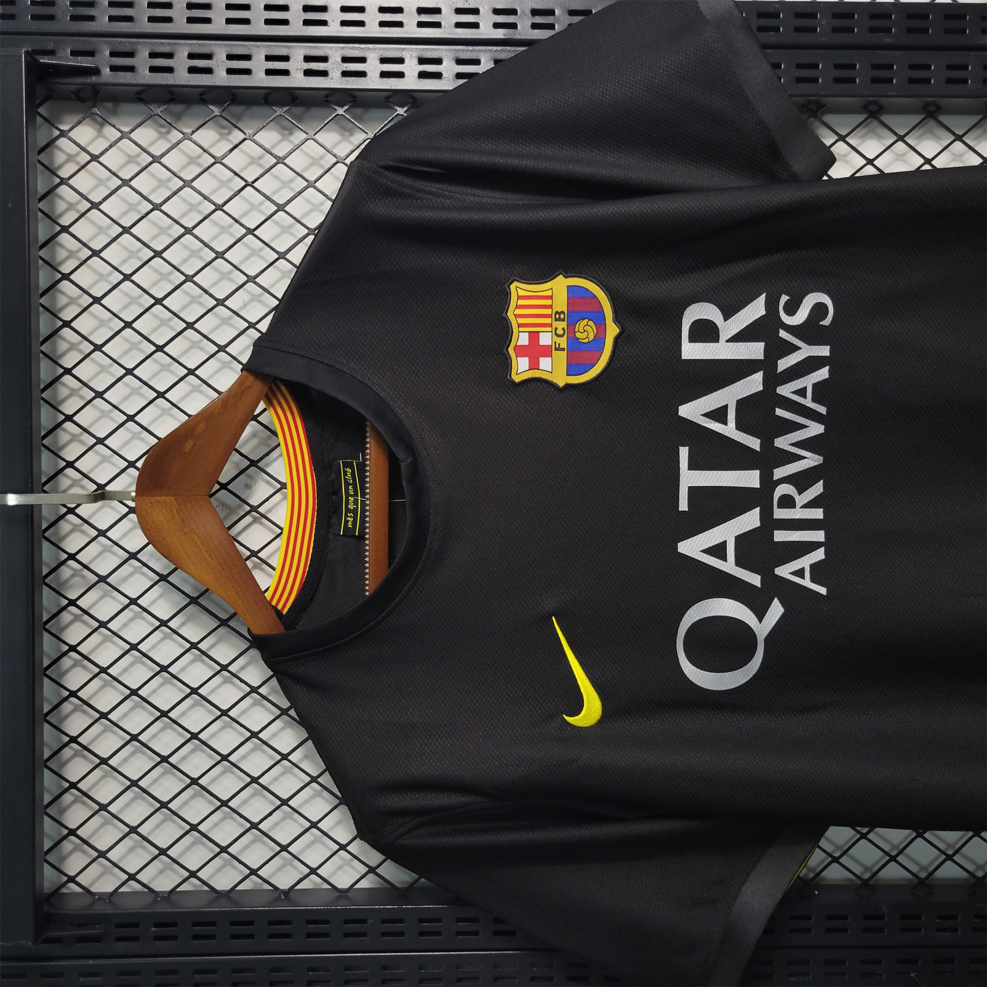 SIUjerseys-Retro Barcelona 13-14 Third Jersey