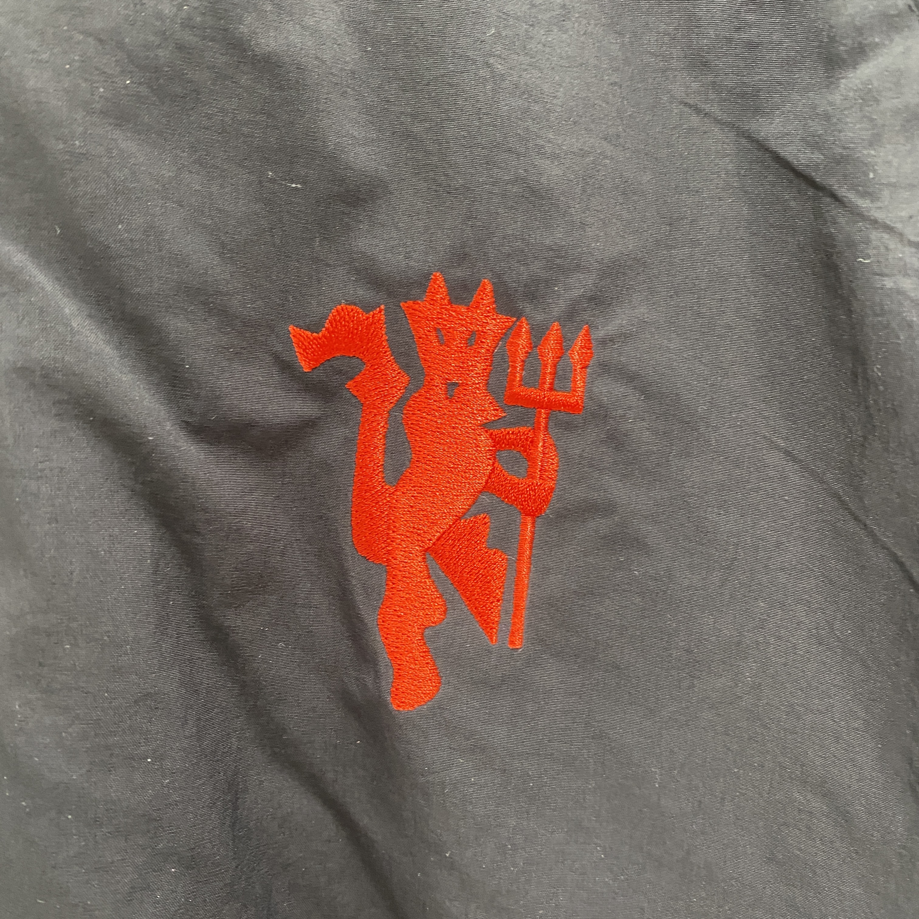 SIUjerseys-Manchester United 24-25 Throwback Windbreaker Jacket - Deep Blue