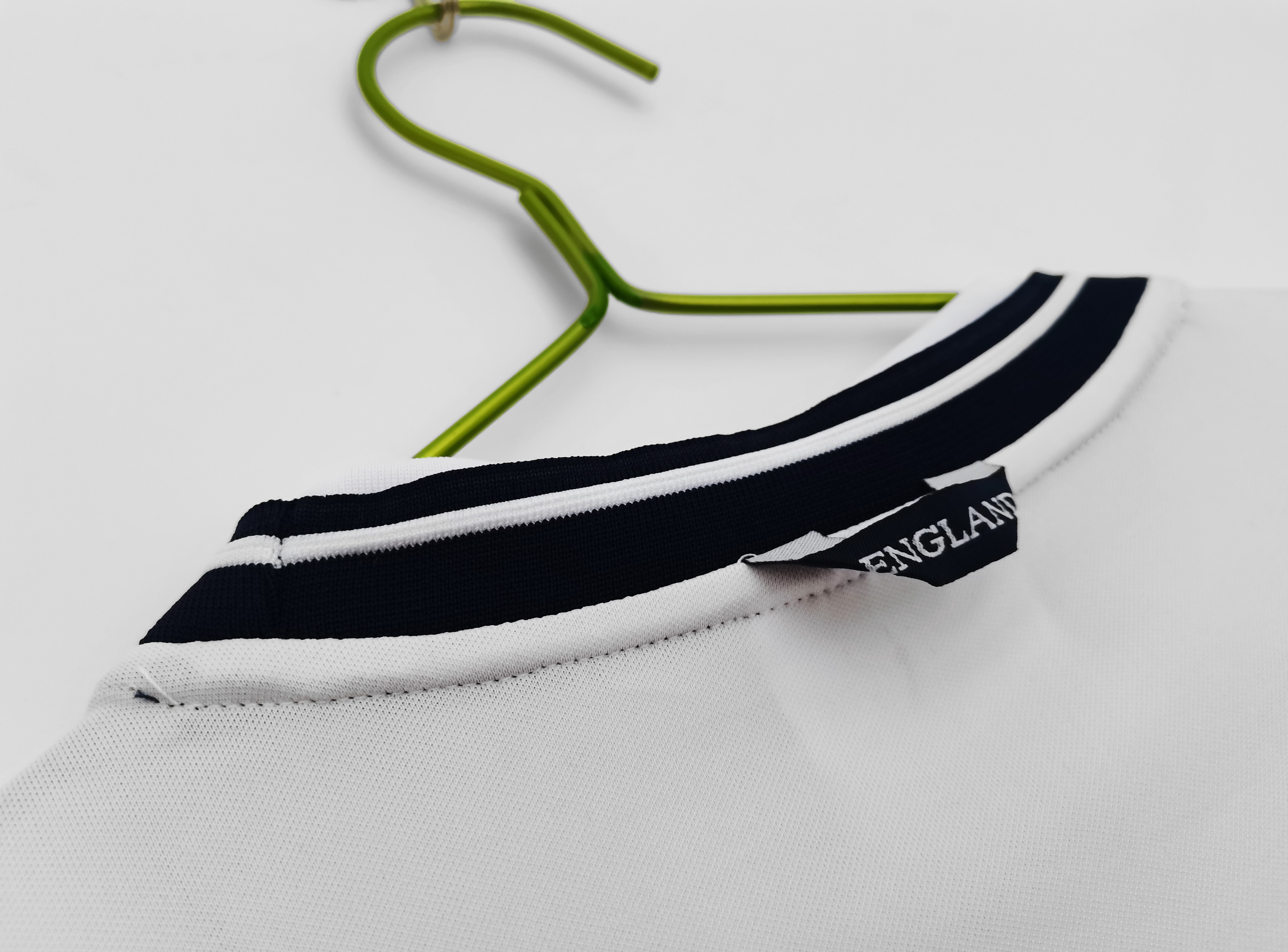 SIUjerseys-Retro England 2000 Home Stadium Jersey