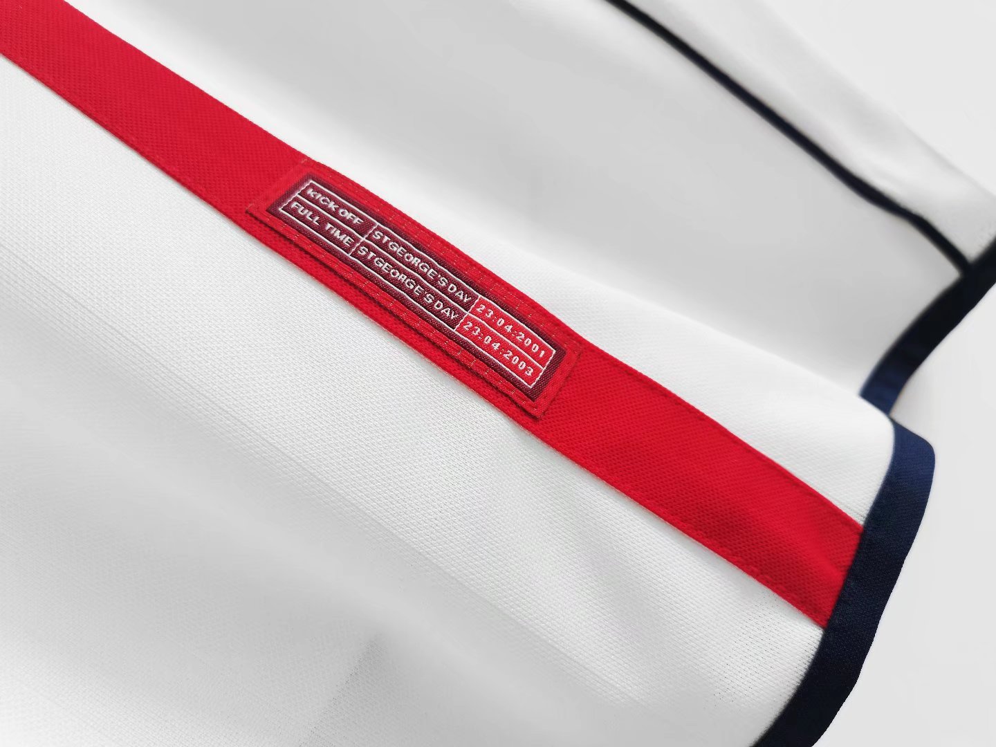 SIUjerseys-Retro England 2002 Home Stadium Jersey