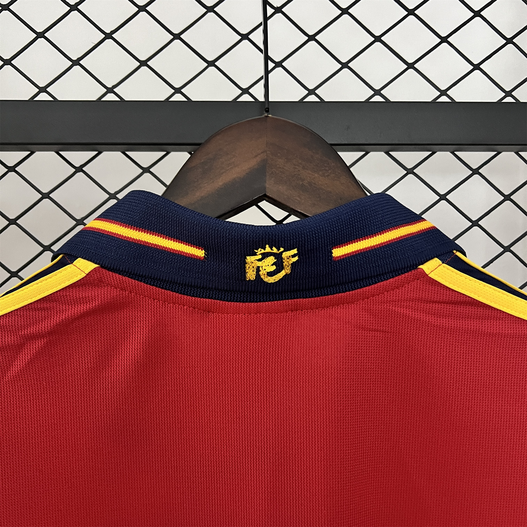SIUjerseys-Retro Spain 2000 Home Jersey