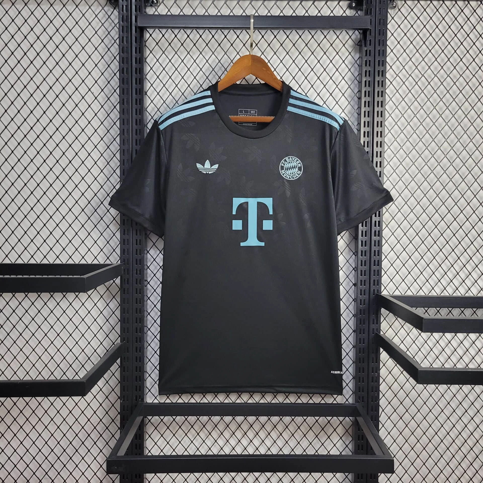 unitedfutballjersey-Bayern Munich 24-25 Black Training Jersey - Fans Version