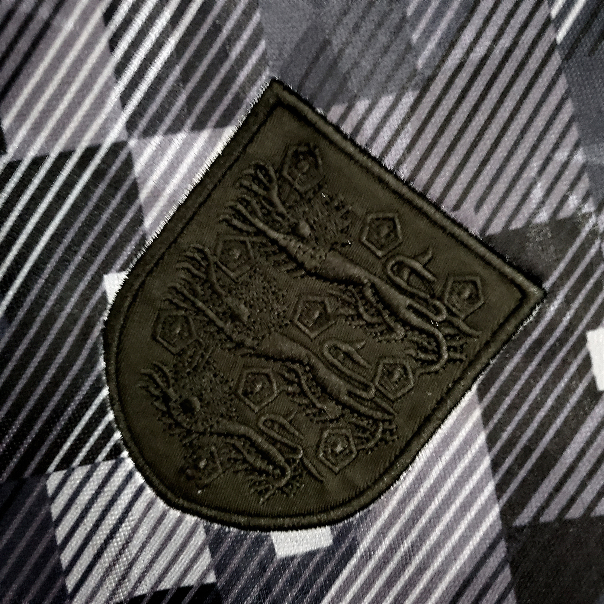 SIUjerseys-Retro England 1990 Black Jersey