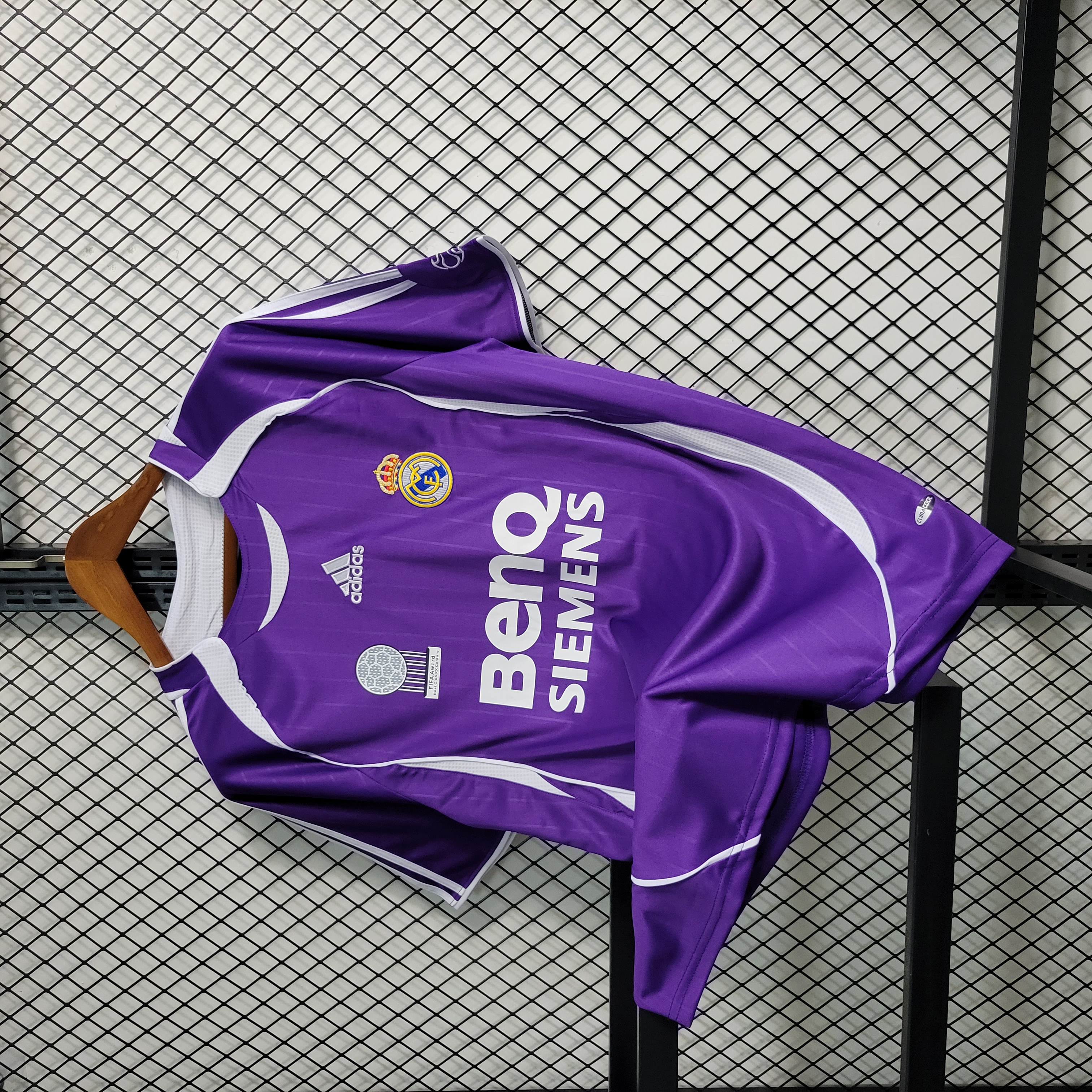 SIUjerseys-Retro Real Madrid 06-07 Third Jersey