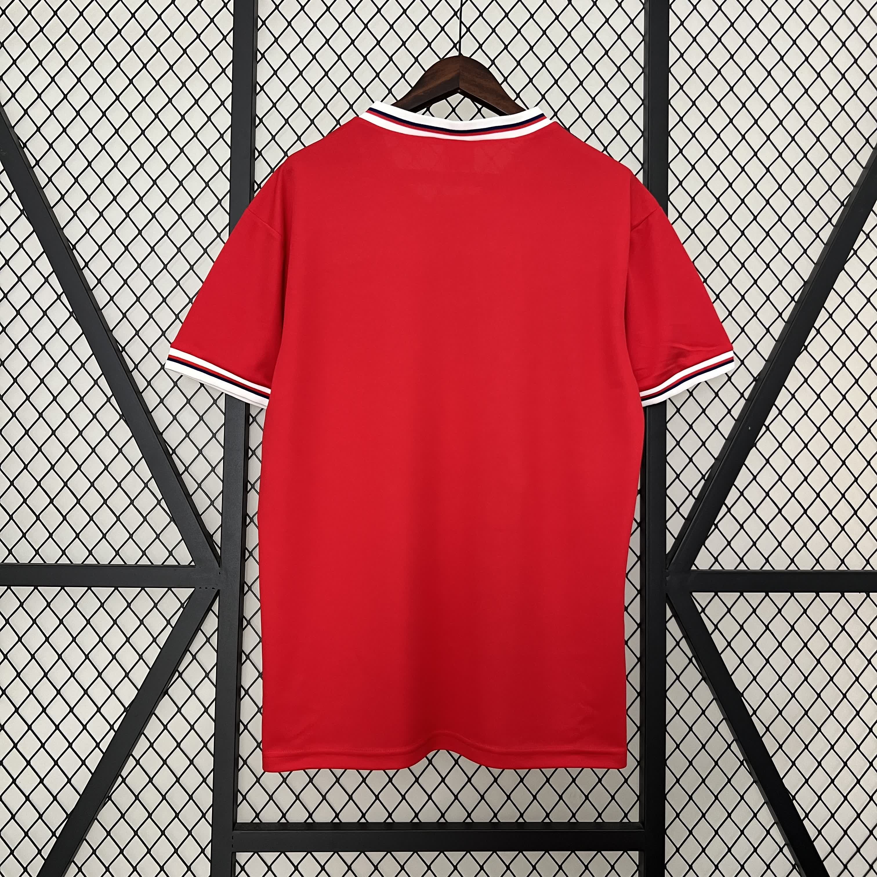 unitedfutballjersey-Retro England 1982 Away Stadium Jersey