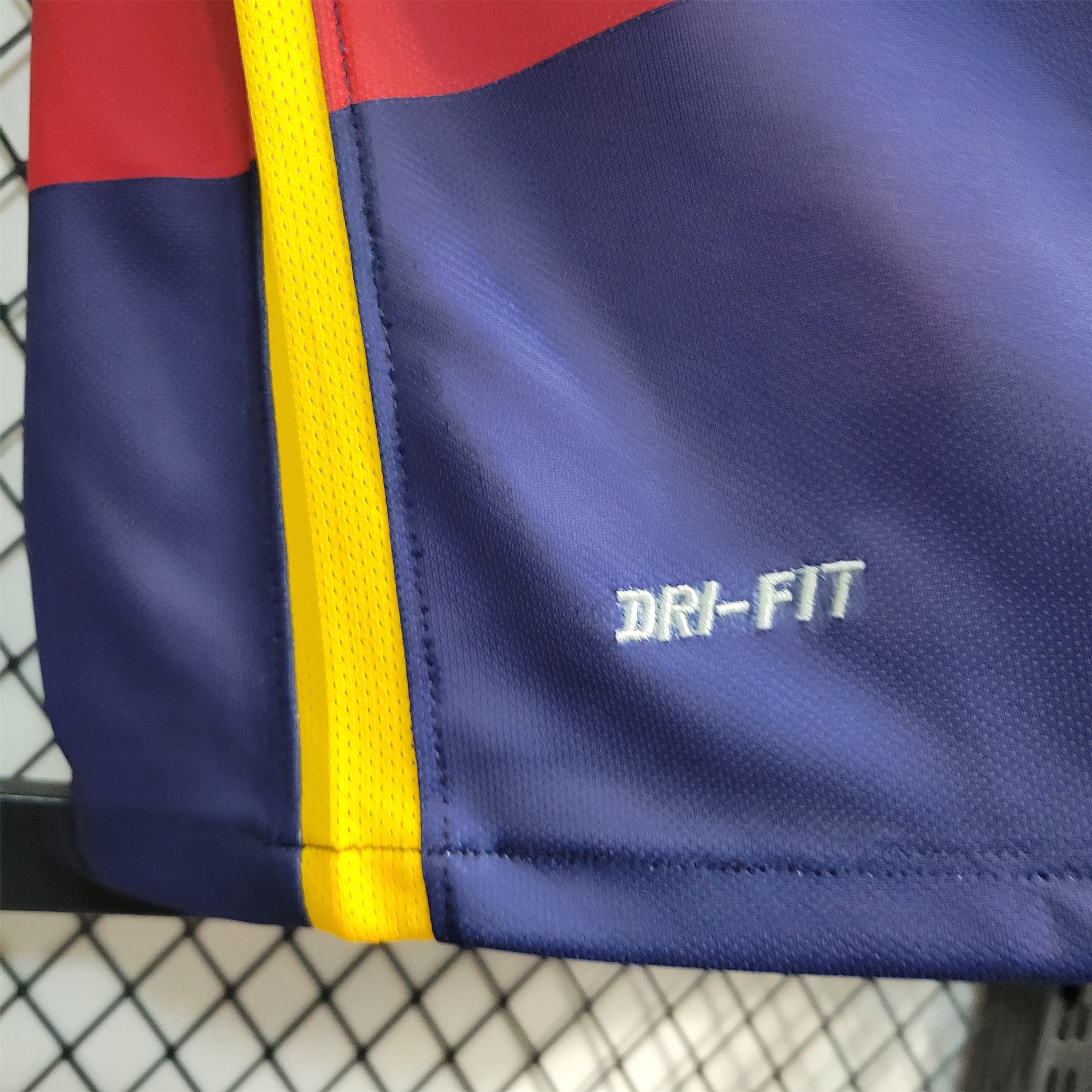 SIUjerseys-Retro Barcelona 15-16 Home Stadium Jersey