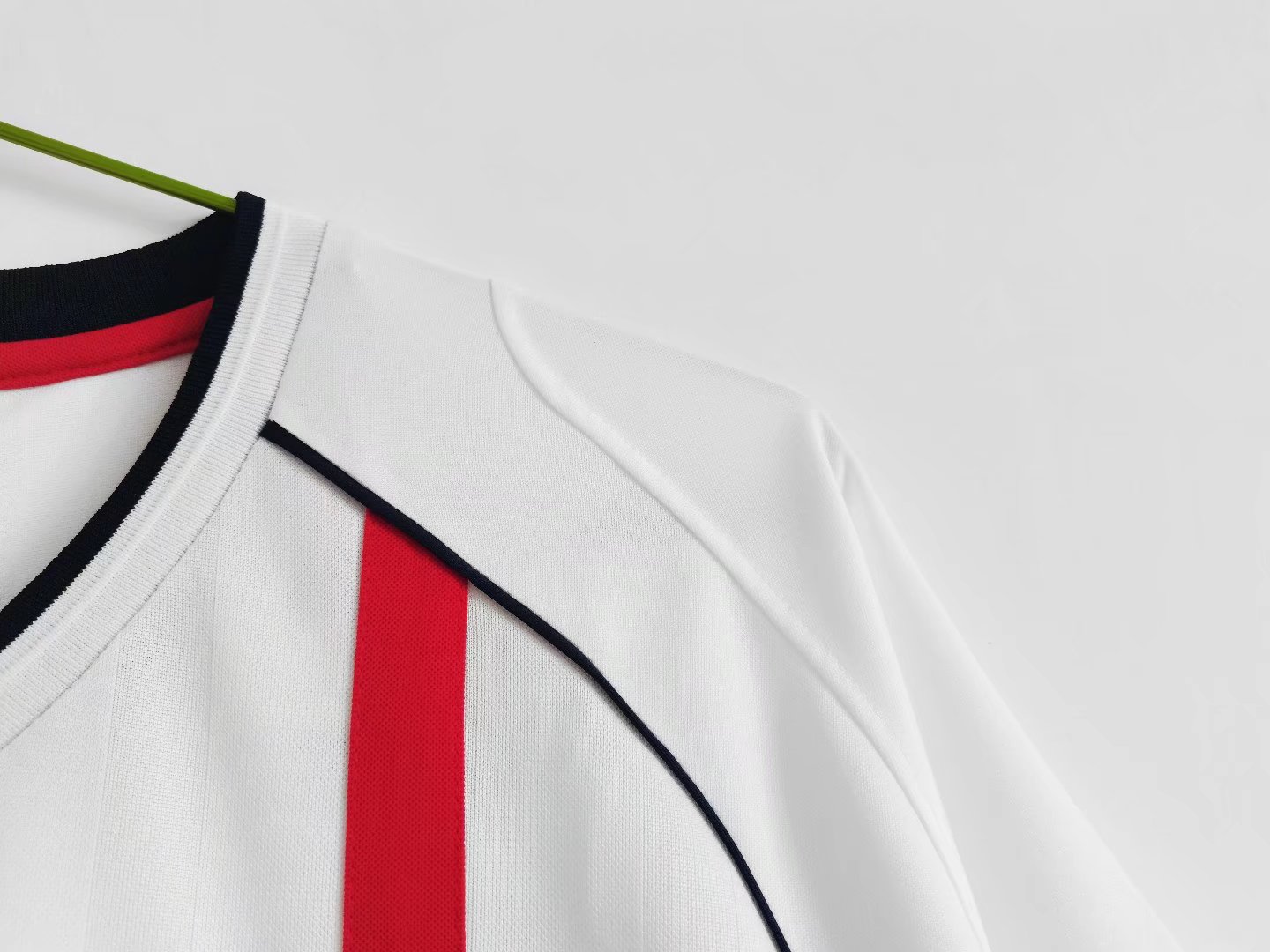 SIUjerseys-Retro England 2002 Home Stadium Jersey