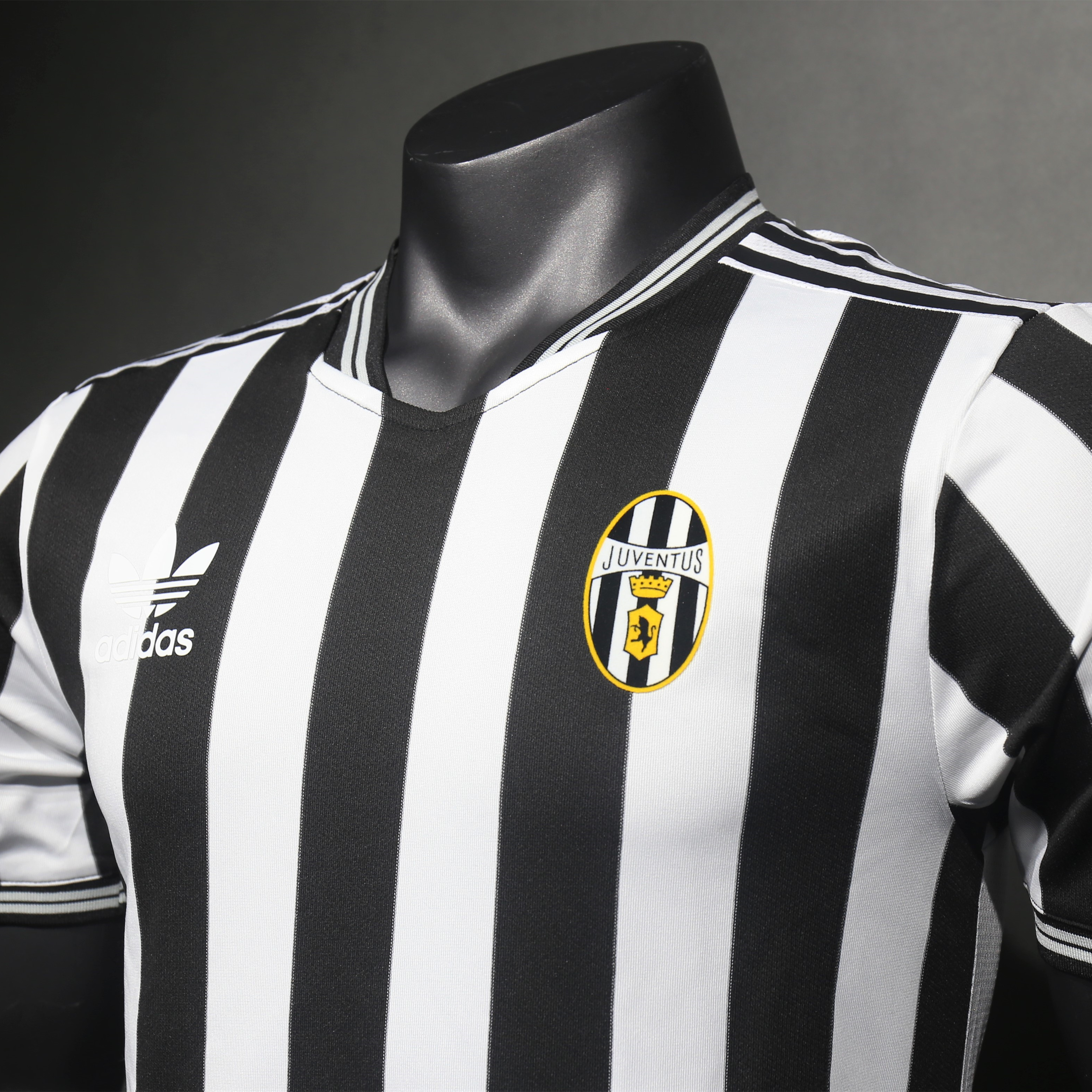 SIUjerseys-Juventus 24-25 Trefoil Vintage Unsponsored Special Jersey