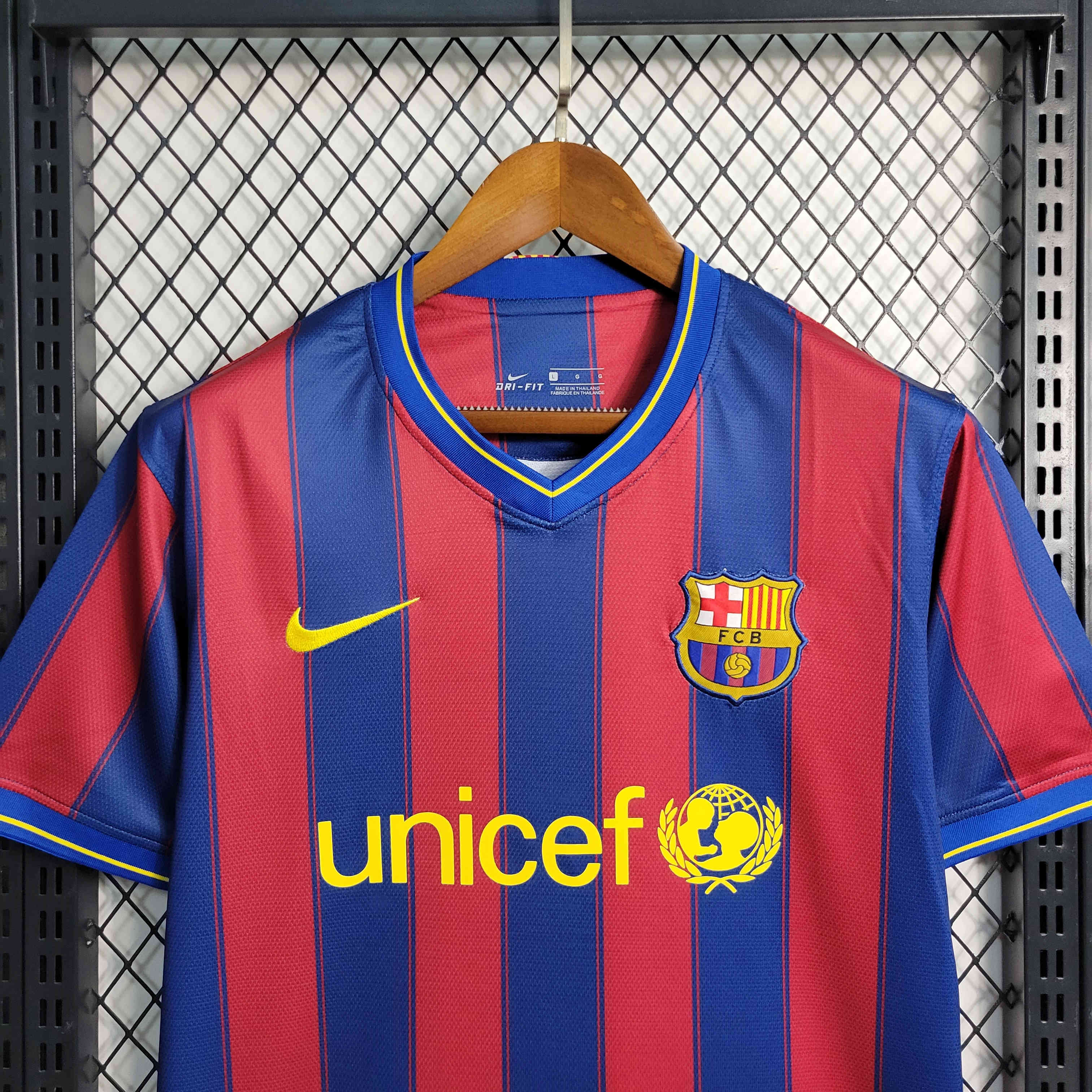 SIUjerseys-Retro Barcelona 09-10 Home Stadium Jersey