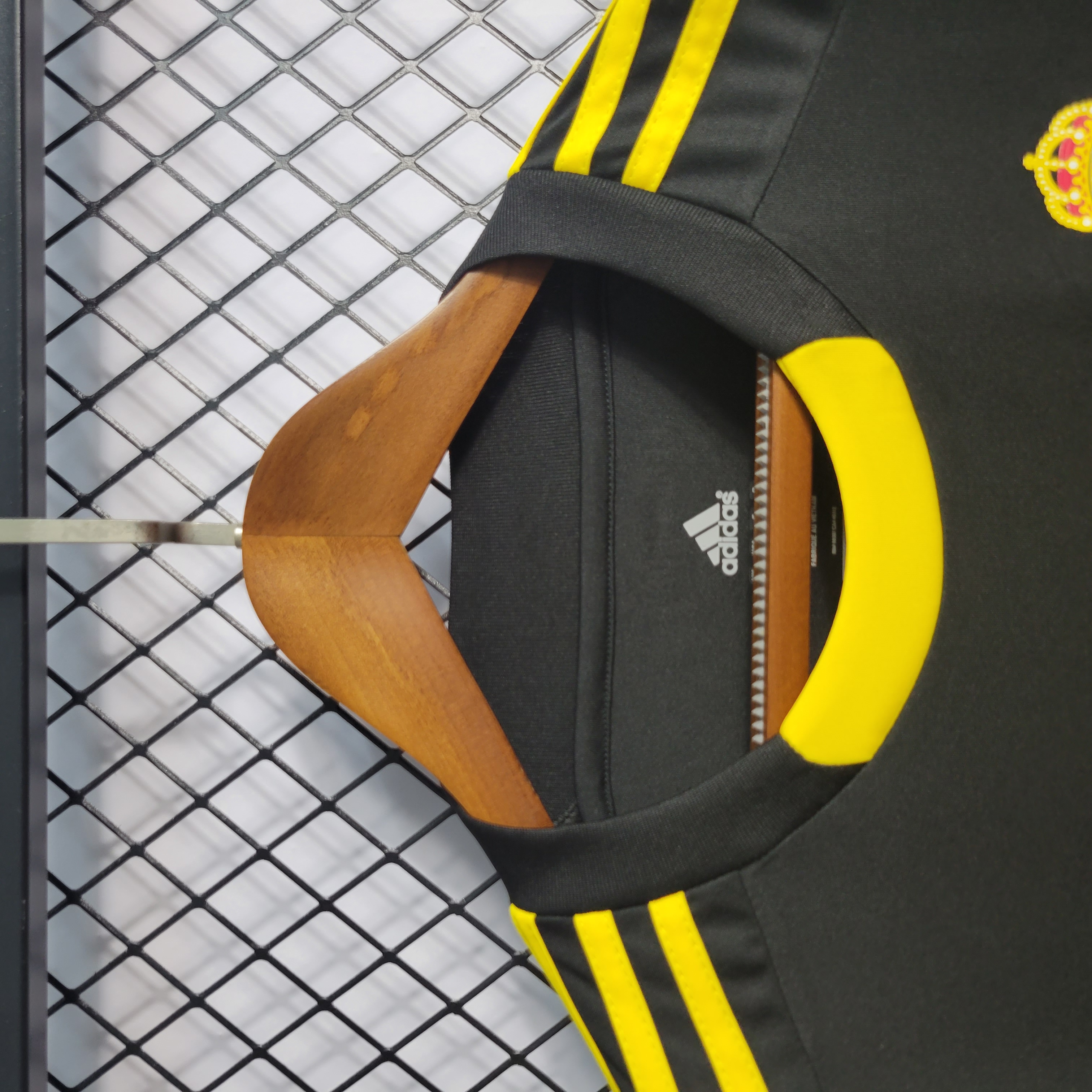 SIUjerseys-Retro Real Madrid 11-12 Black Goalkeeper Jersey