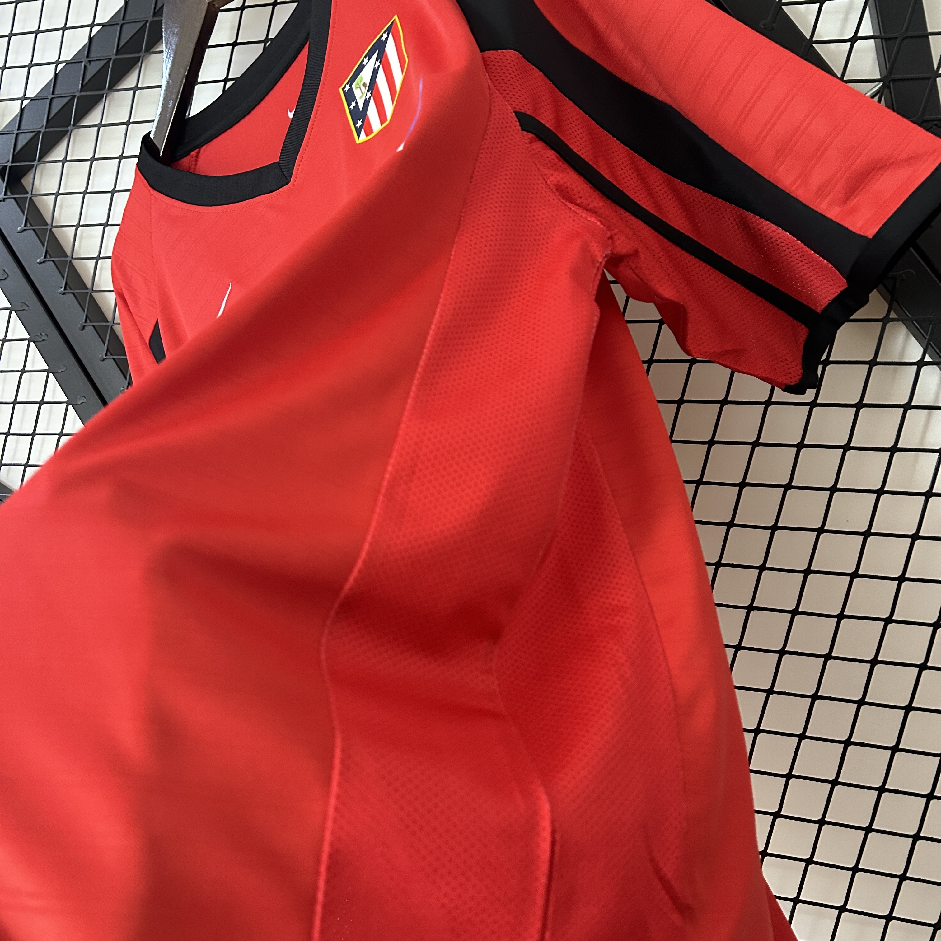 SIUjerseys-Retro Atletico Madrid 2001-02 Away Jersey