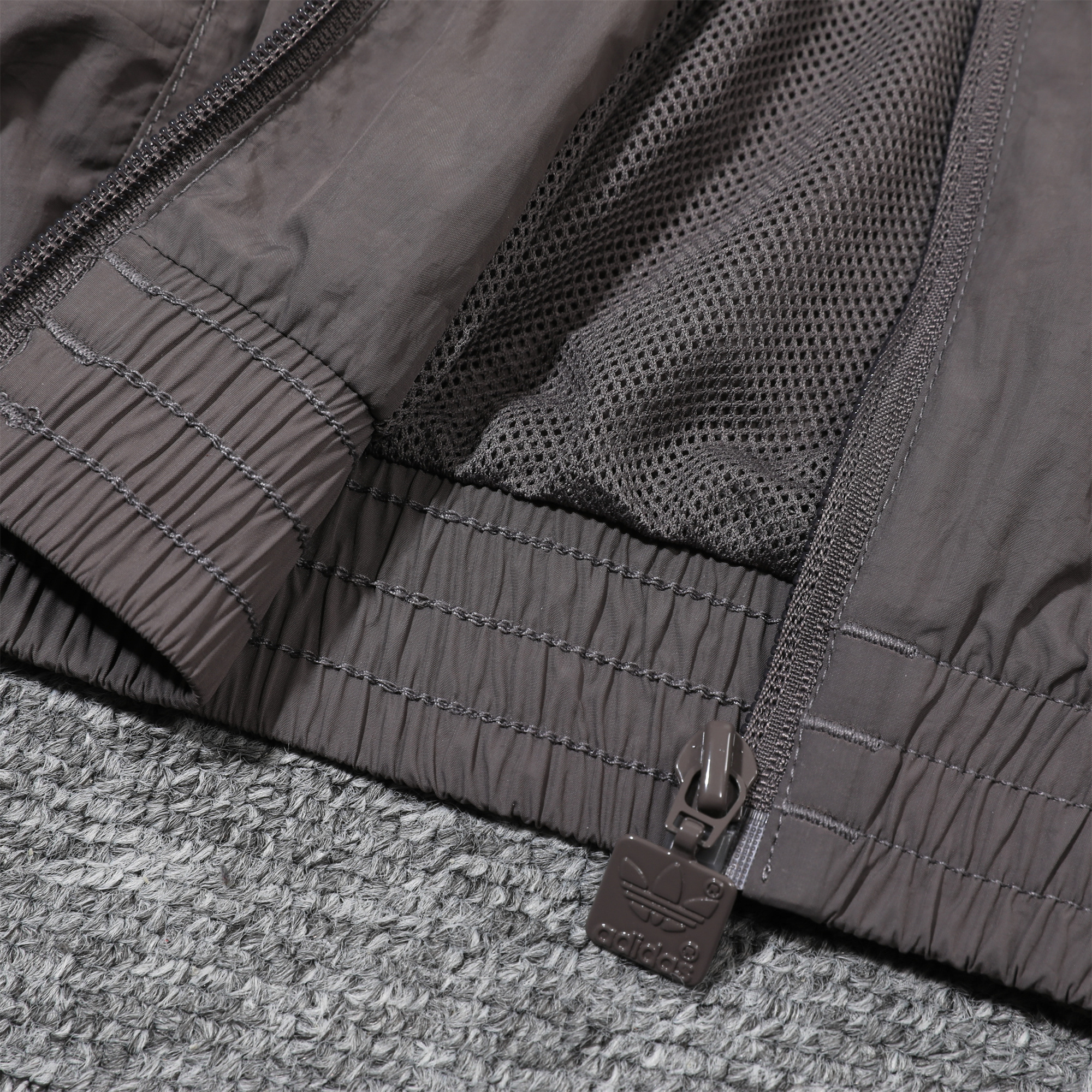 SIUjerseys-Real Madrid 24-25 Throwback Windbreaker Suit - Grey Jackets & Pants